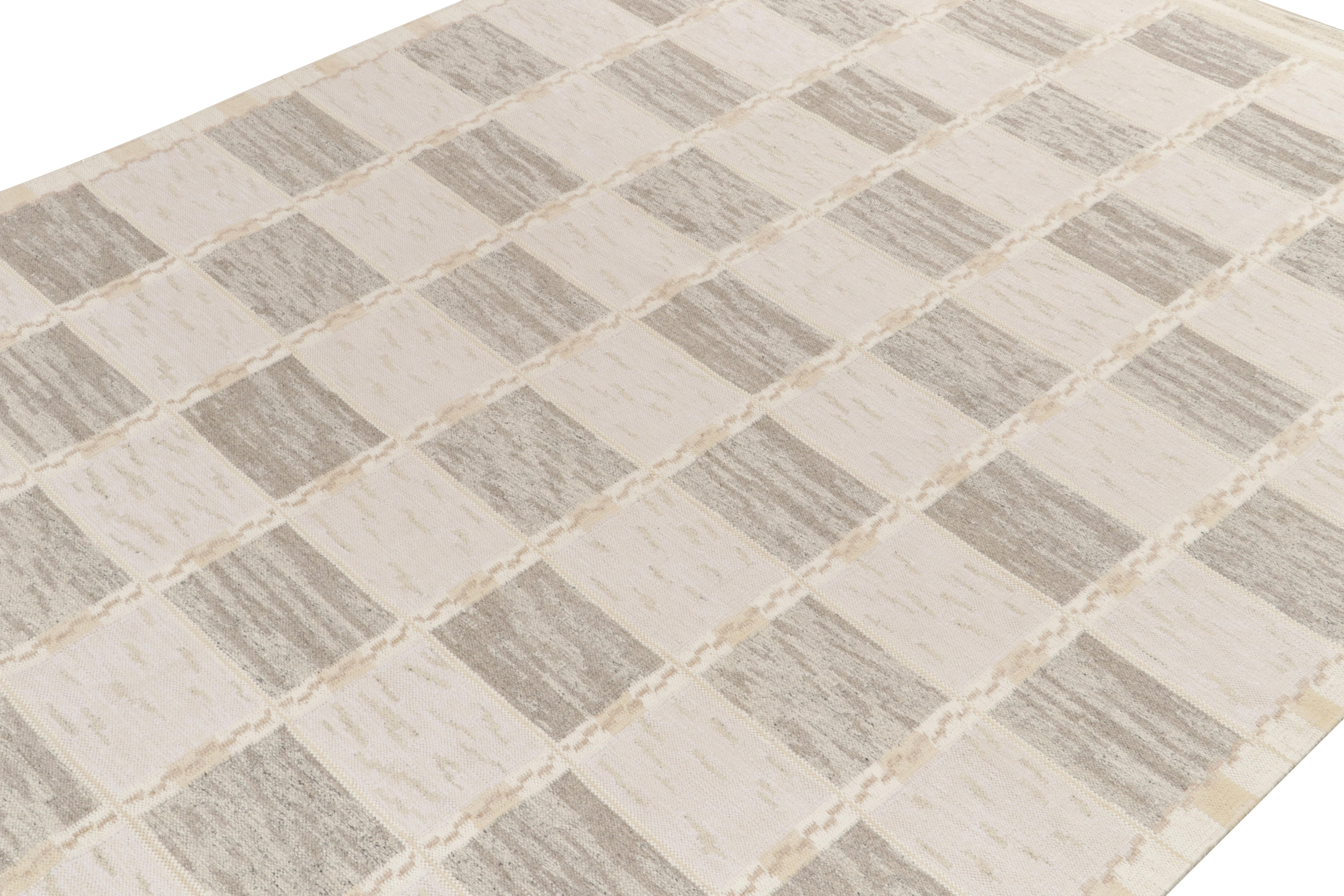 Indian Rug & Kilim's Scandinavian Style Kilim Rug in Grey, Off-White Geometric Pattern For Sale