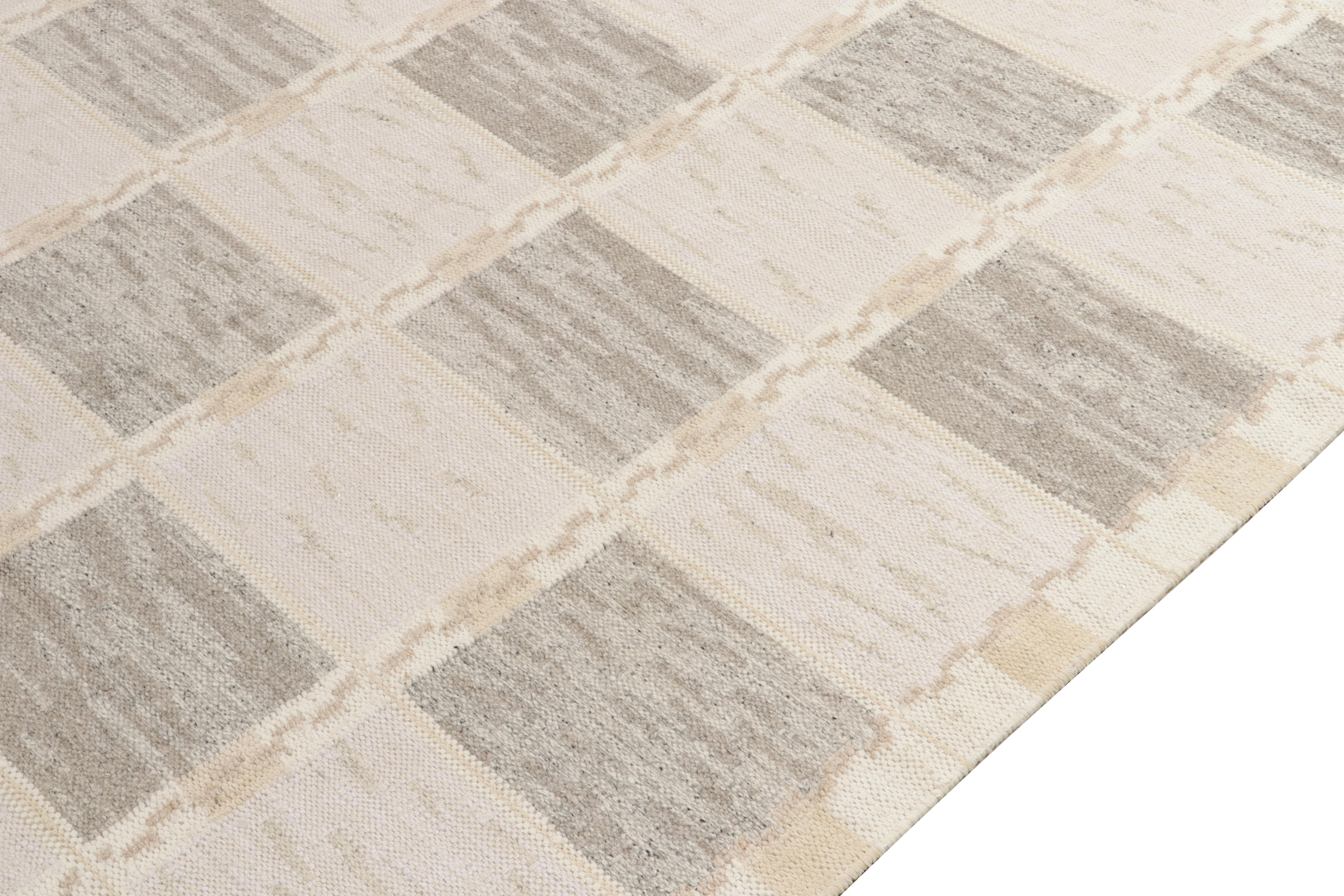 Hand-Knotted Rug & Kilim's Scandinavian Style Kilim Rug in Grey, Off-White Geometric Pattern For Sale