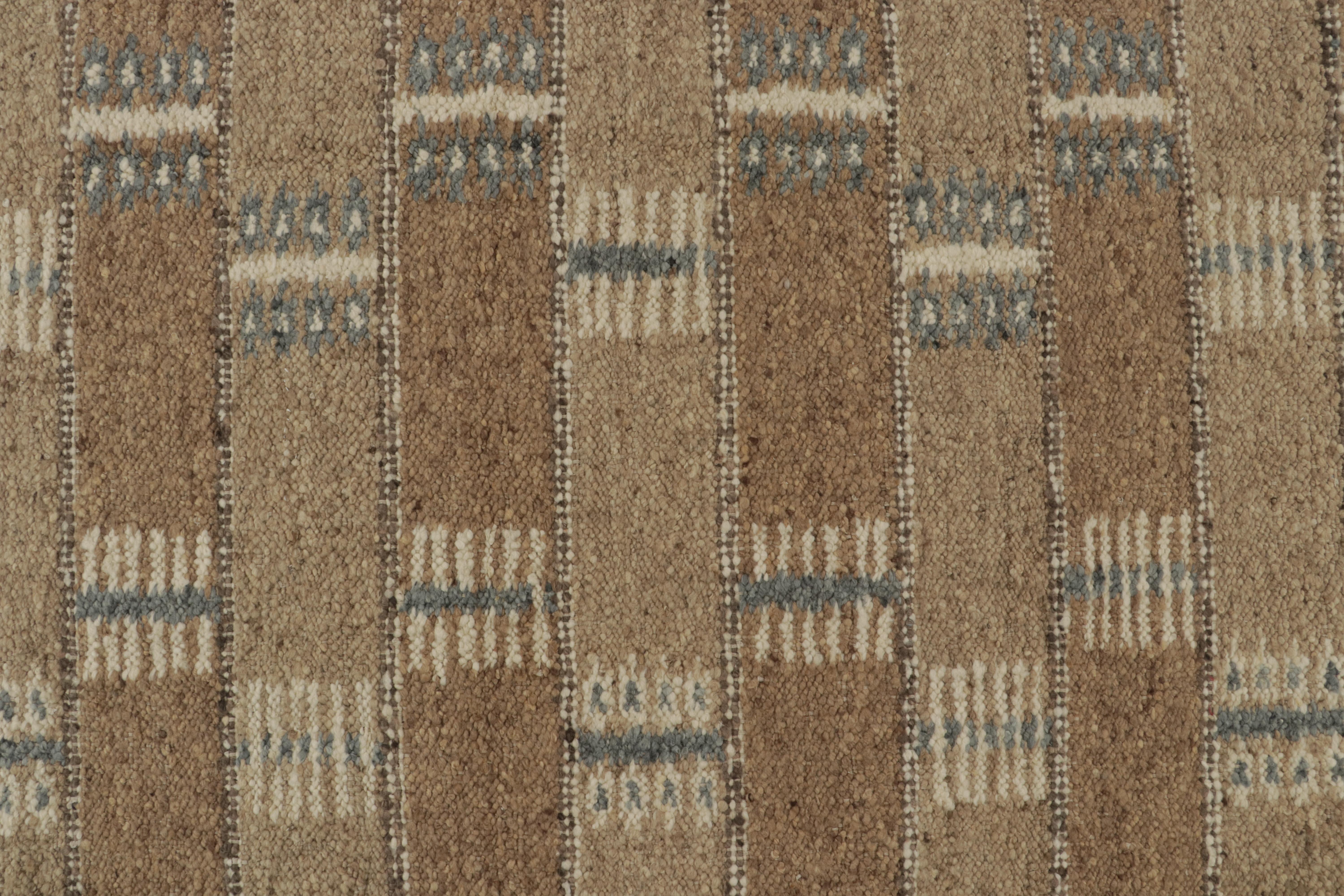 Rug & Kilim’s Scandinavian Style Kilim Rug with Beige-Brown Geometric Pattern In New Condition For Sale In Long Island City, NY
