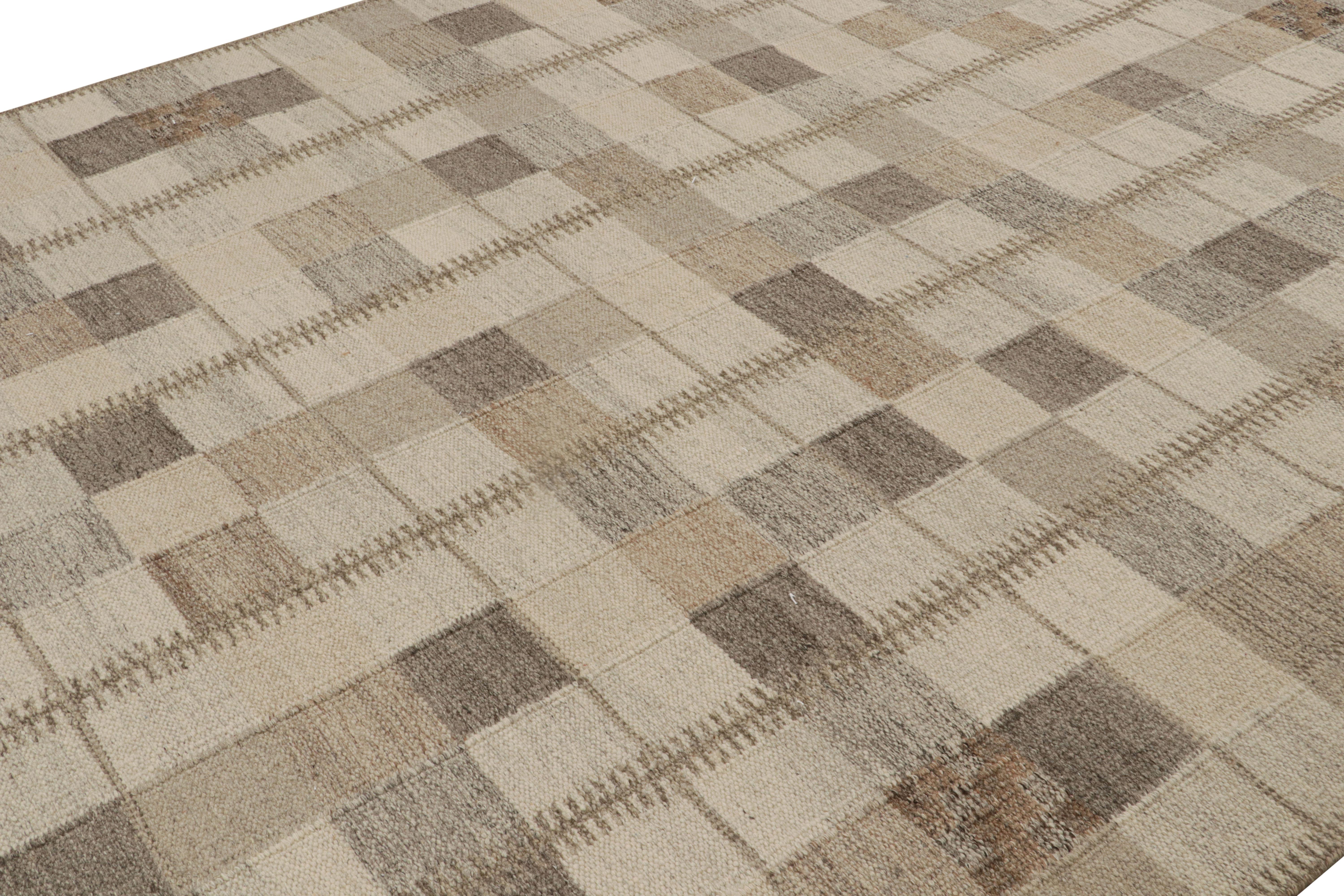 Skandinavischer Teppich von Rug & Kilim mit beige-braunen geometrischen Mustern (Indisch) im Angebot