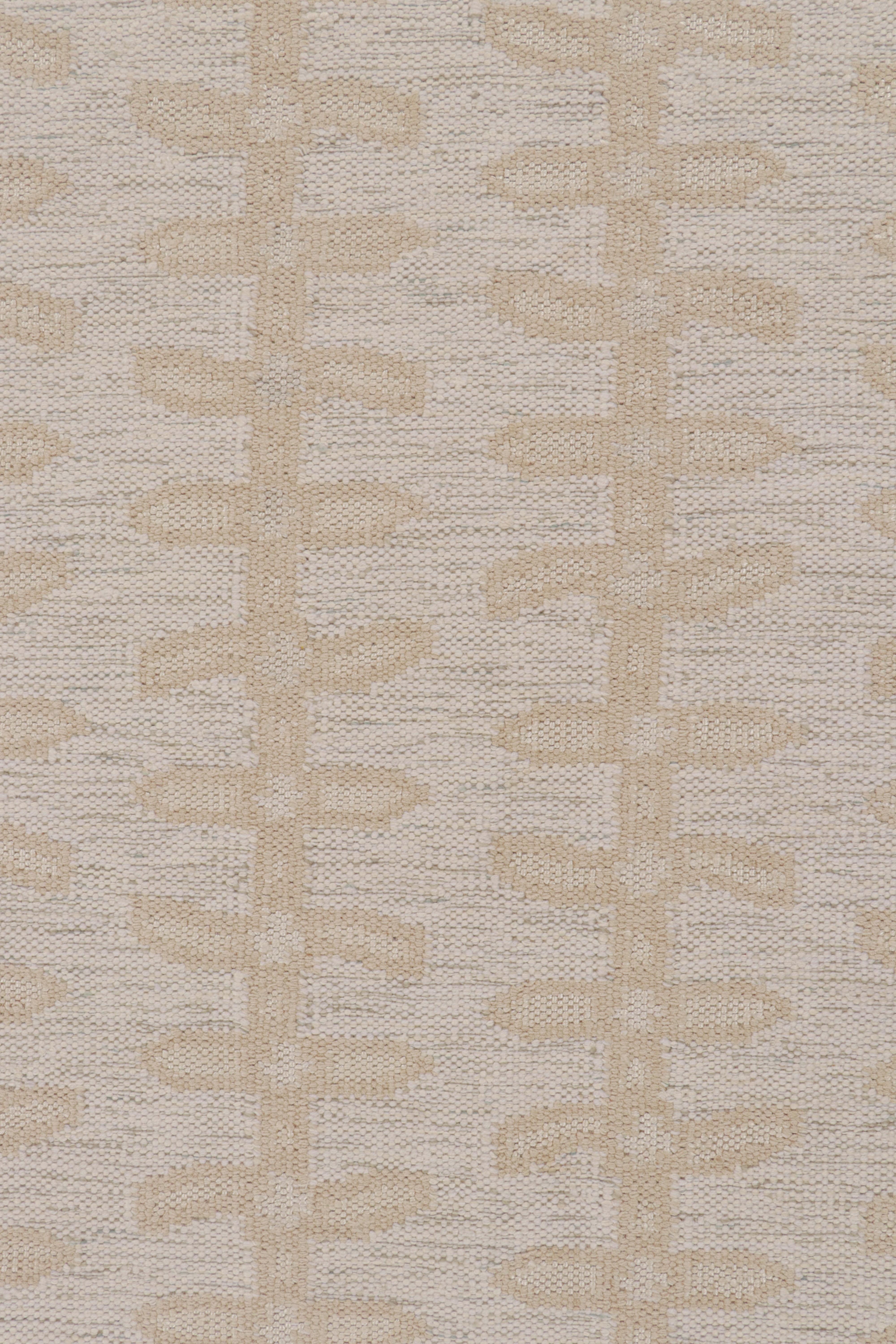 Alfombra Kilim de estilo escandinavo de Rug & Kilim con motivos florales en beige y gris en Nuevo estado para la venta en Long Island City, NY
