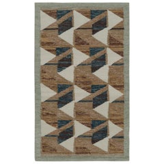 Tappeto Rug & Kilim in stile scandinavo con motivi geometrici marroni e blu