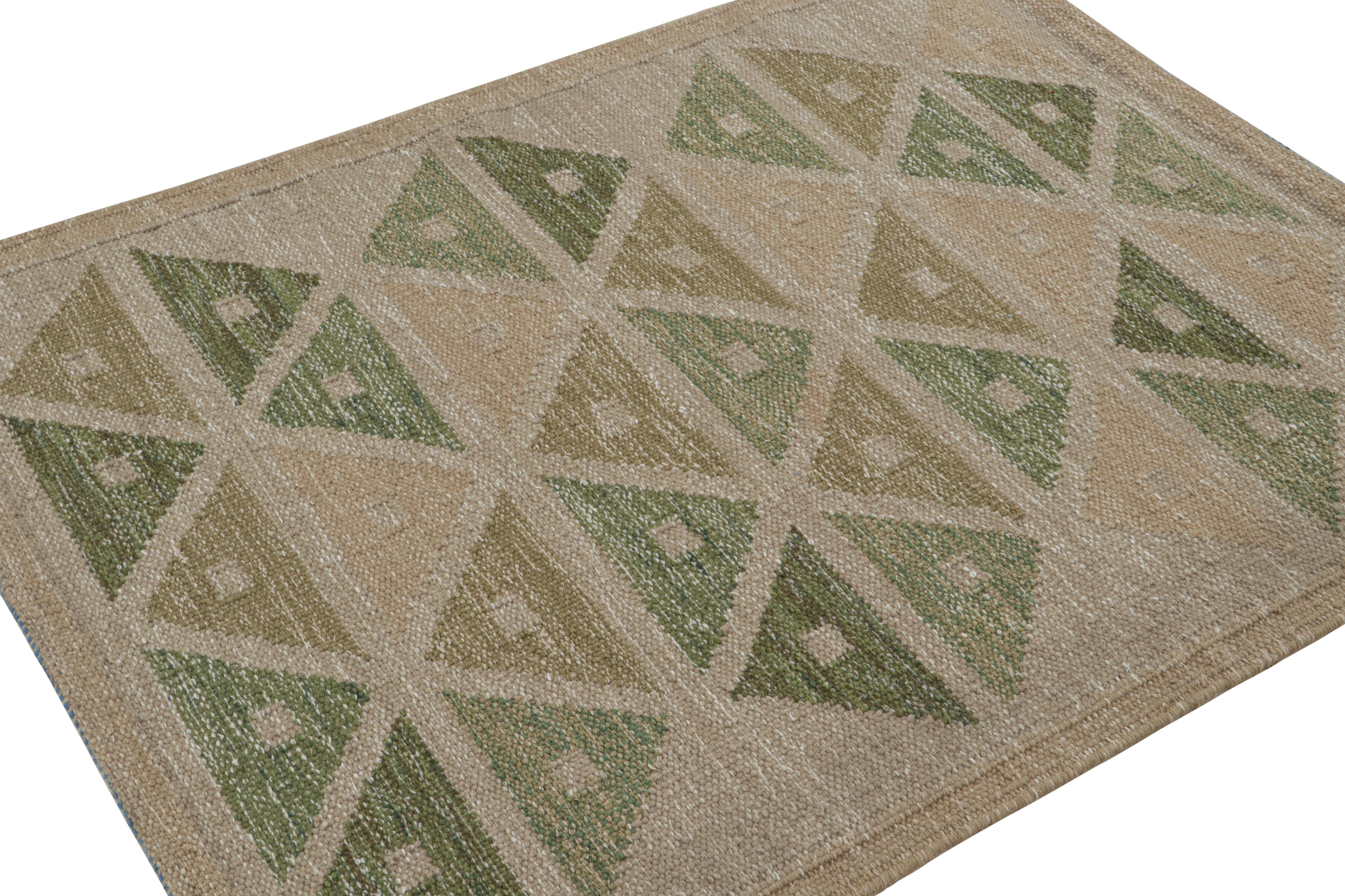Dieser 4x5-Kilim-Teppich stammt aus der Flachgewebelinie der skandinavischen Teppichkollektion von Rug & Kilim. Das aus Wolle, Baumwolle und natürlichen Garnen handgewebte Design ist eine moderne Interpretation der Teppiche Rollakan und Rya im