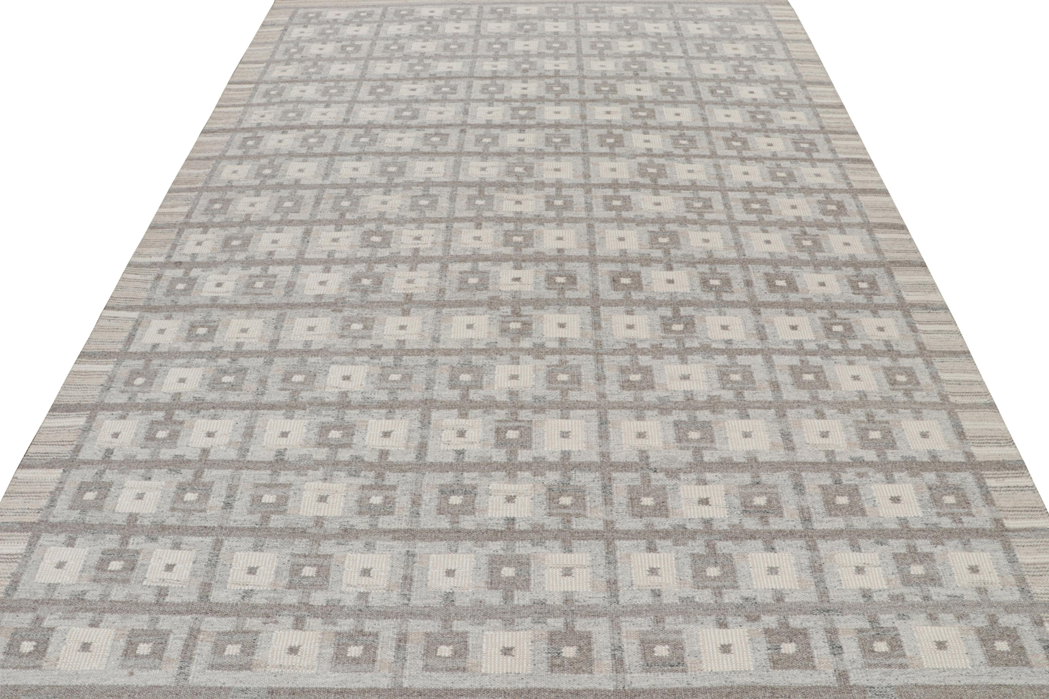 Modern Rug & Kilim’s Scandinavian Style Kilim Rug with Gray and Beige Geometric Pattern For Sale