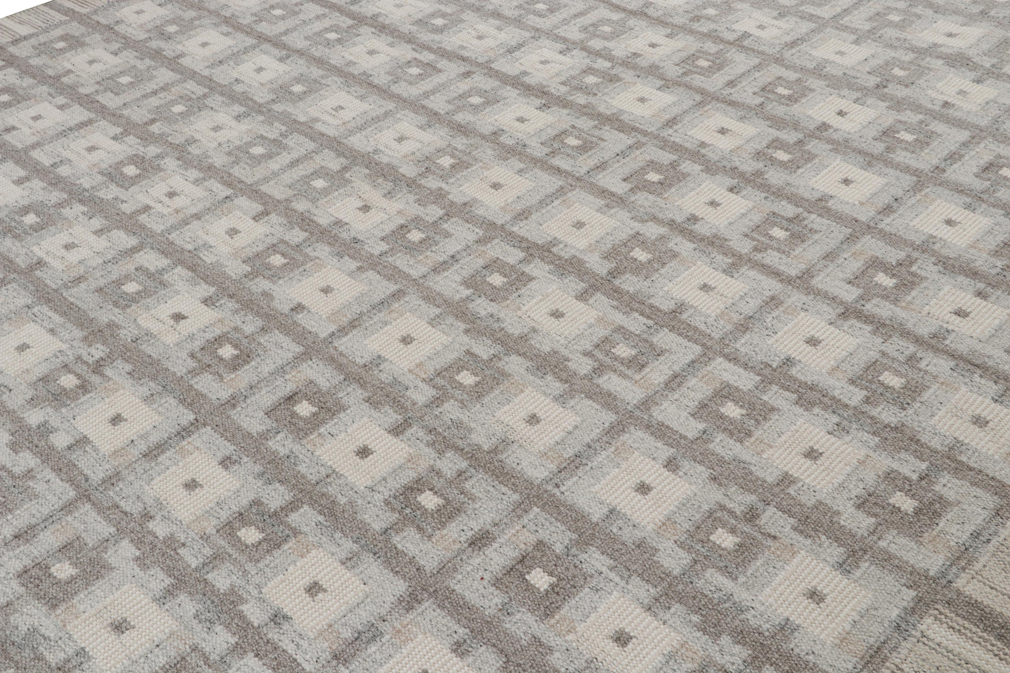 Indian Rug & Kilim’s Scandinavian Style Kilim Rug with Gray and Beige Geometric Pattern For Sale