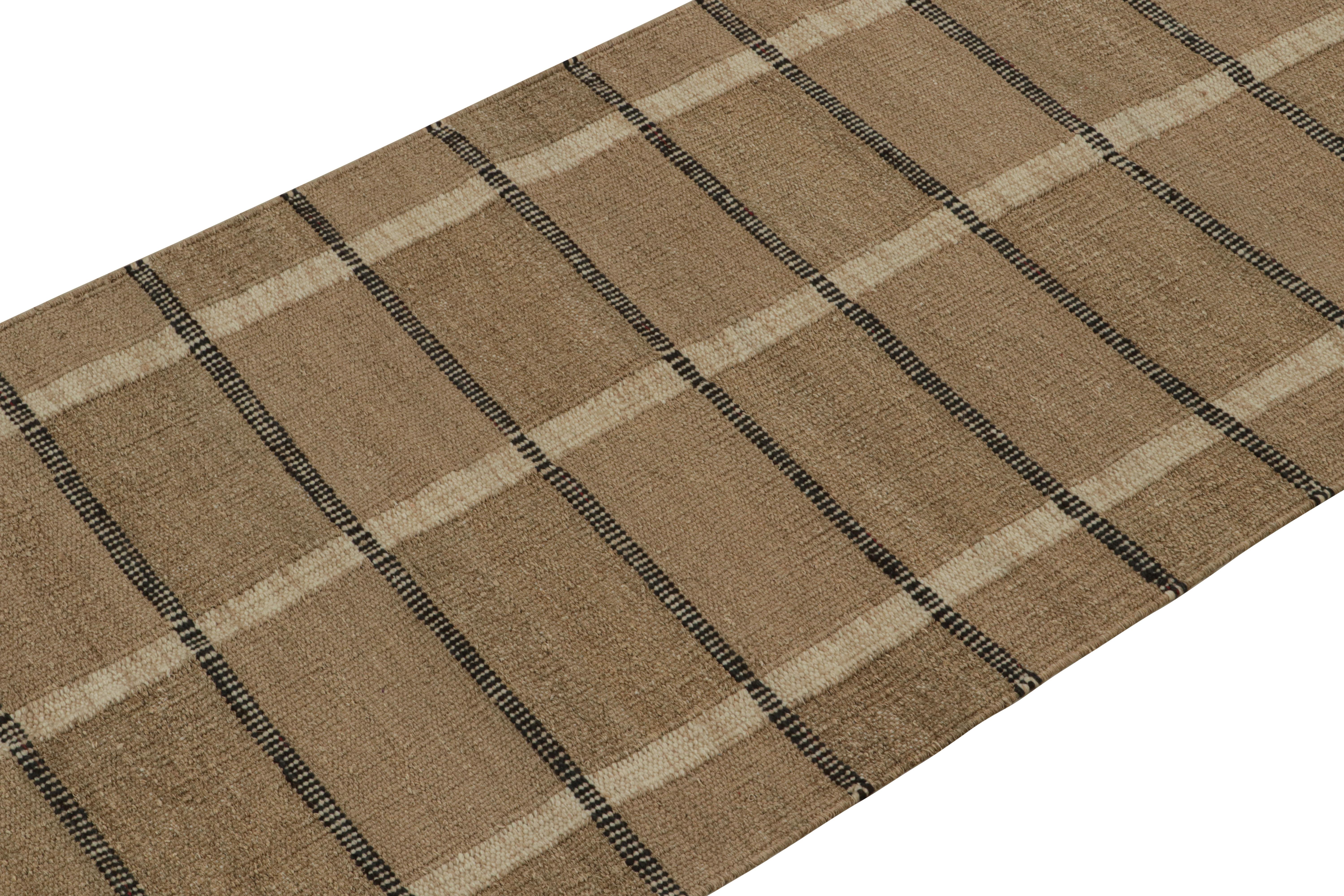 Rug & Kilim's skandinavischer Stil Kilim Läufer & Hanf Teppich in Beige-Braun gestreift (Indisch) im Angebot