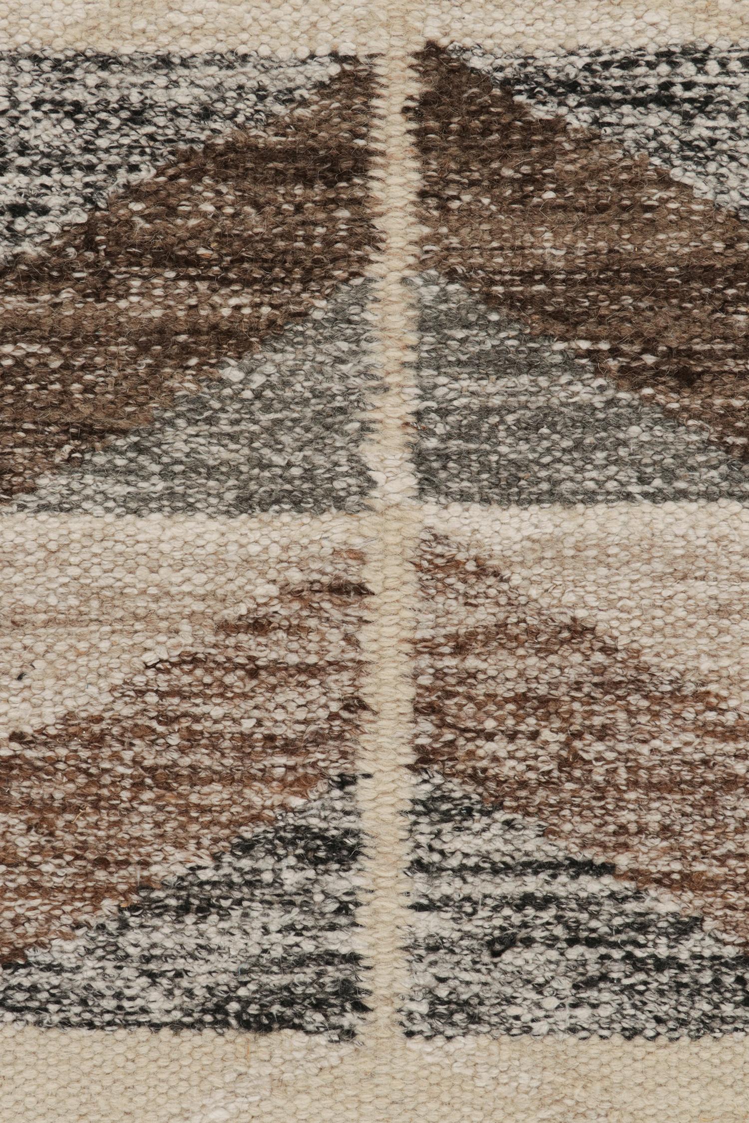 Rug & Kilim’s Scandinavian Style Kilim Runner In Beige & Brown Geometric Pattern In New Condition For Sale In Long Island City, NY