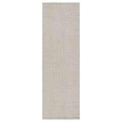 Rug & Kilim: runner Kilim in stile scandinavo con motivi floreali bianco-beige
