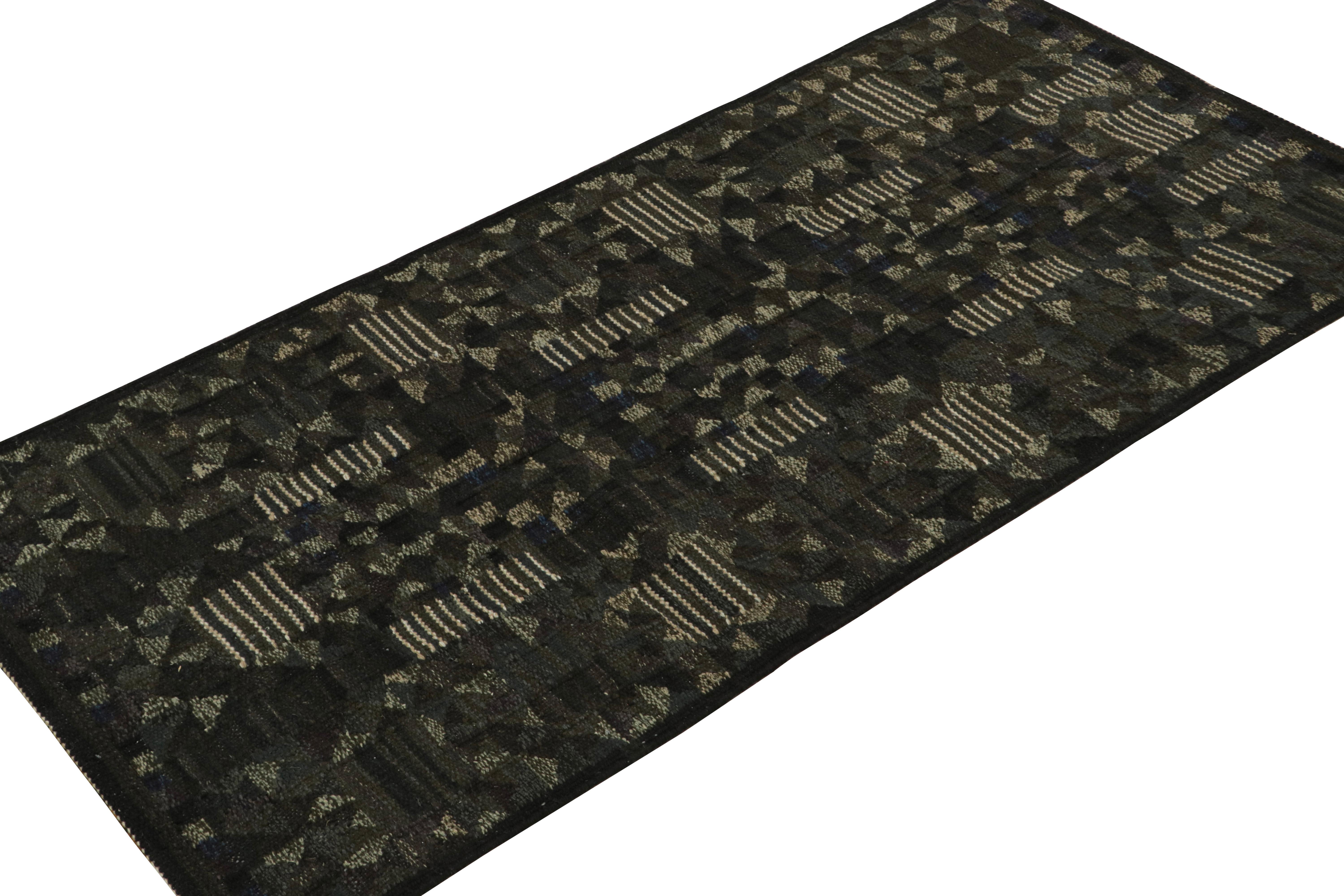 Questo tappeto runner 3x7 è un kilim in stile svedese della collezione di tappeti scandinavi Rug & Kilim. Tessuto a mano in lana, cotone e filati naturali, questo tappeto a tessitura piatta si ispira ai tappeti vintage Rollakan e Rya in stile