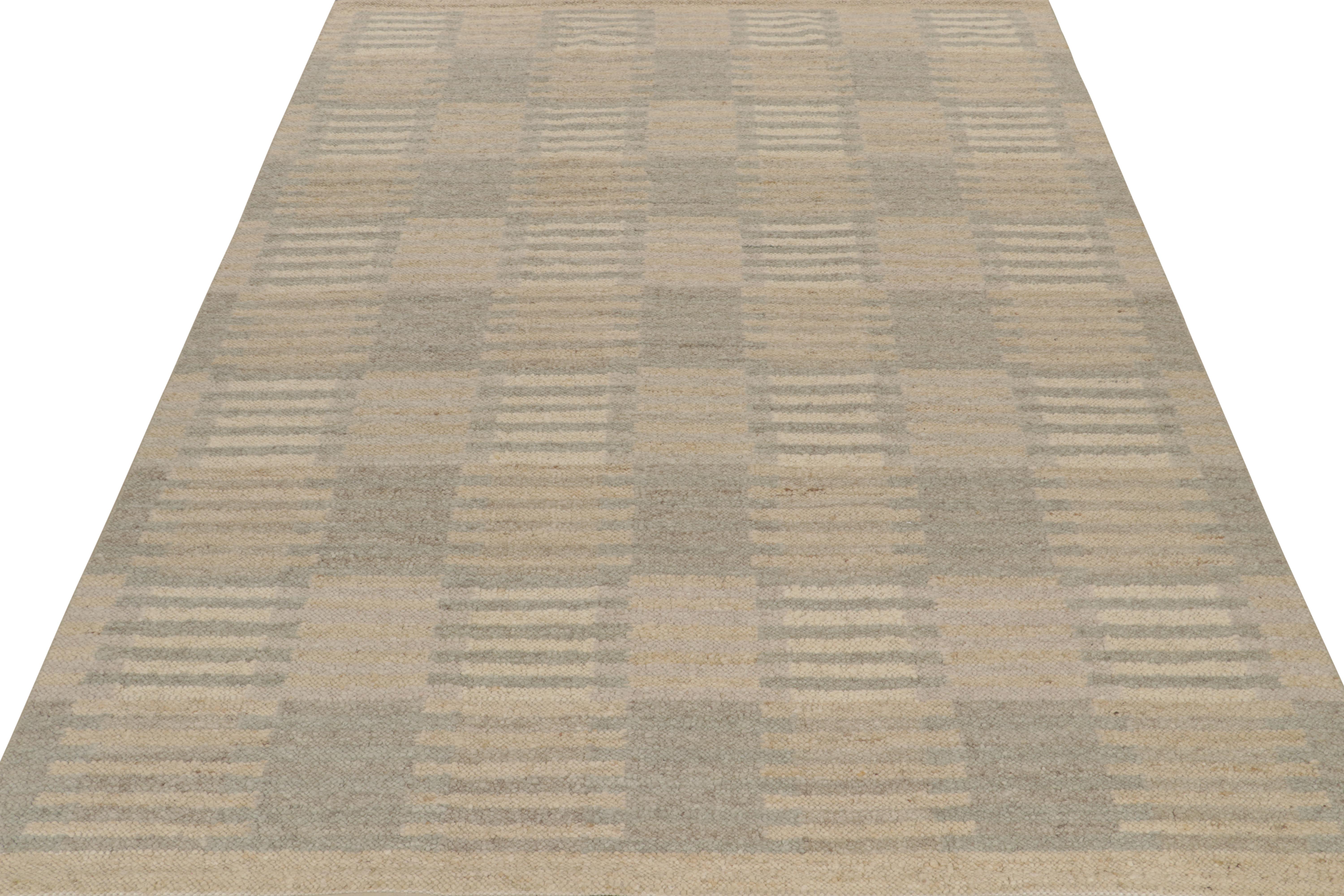 Skandinavischer Kilim von Rug & Kilim mit geometrischen Mustern in Beige und Blau (Moderne) im Angebot
