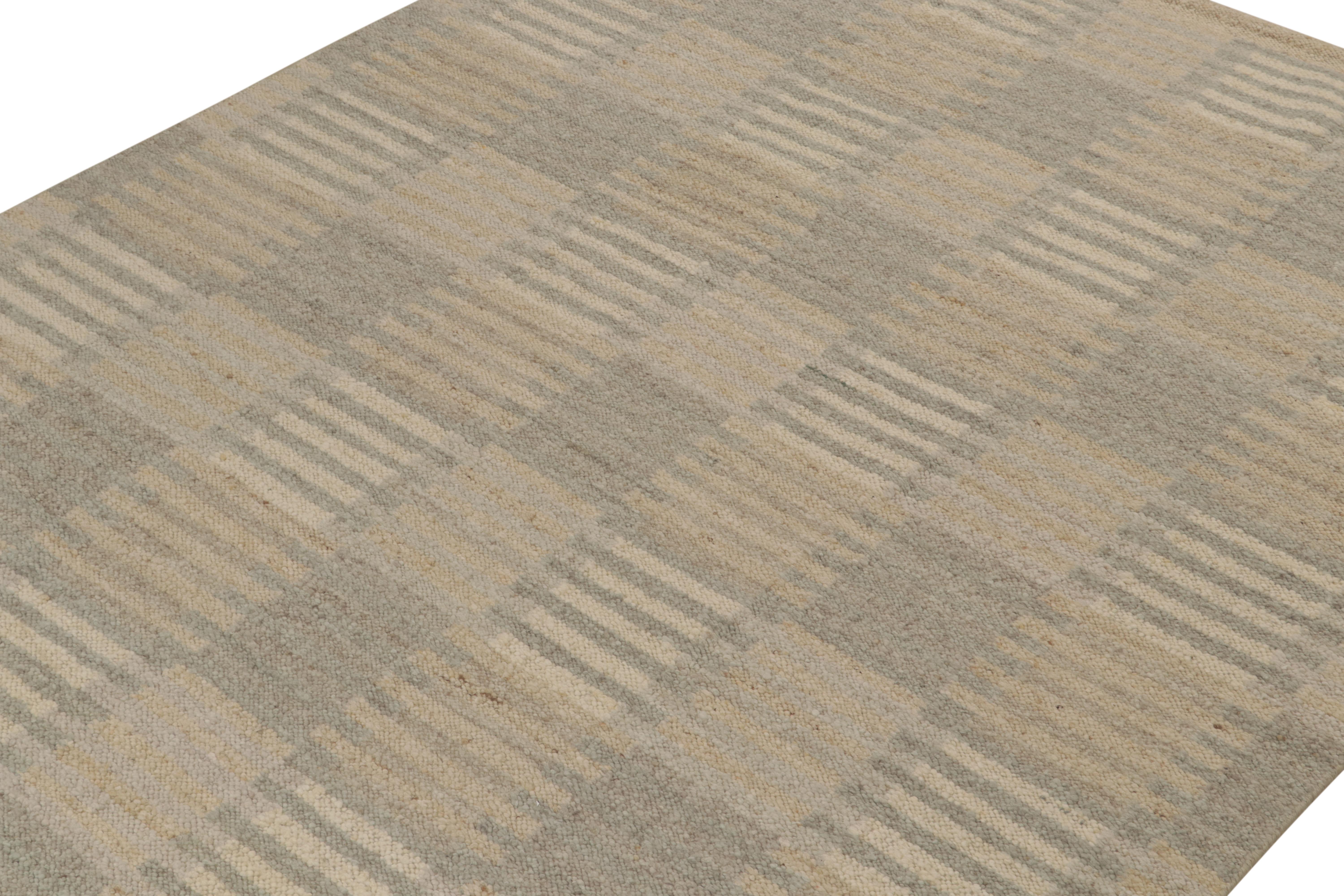 Skandinavischer Kilim von Rug & Kilim mit geometrischen Mustern in Beige und Blau (Indisch) im Angebot