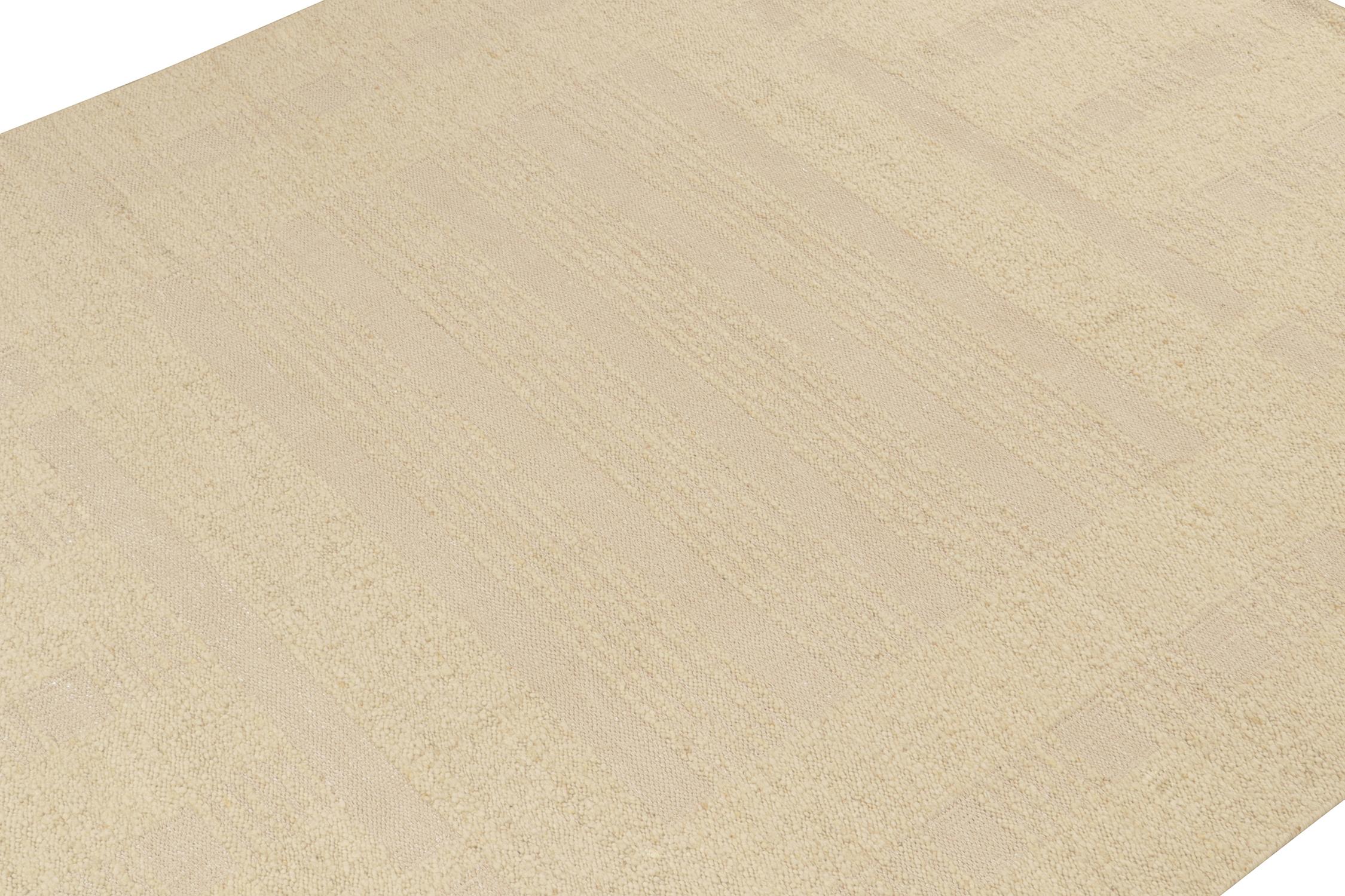 Rug & Kilim's skandinavischer Stil-Kilim mit geometrischen Mustern in Beige und Creme (Indisch) im Angebot