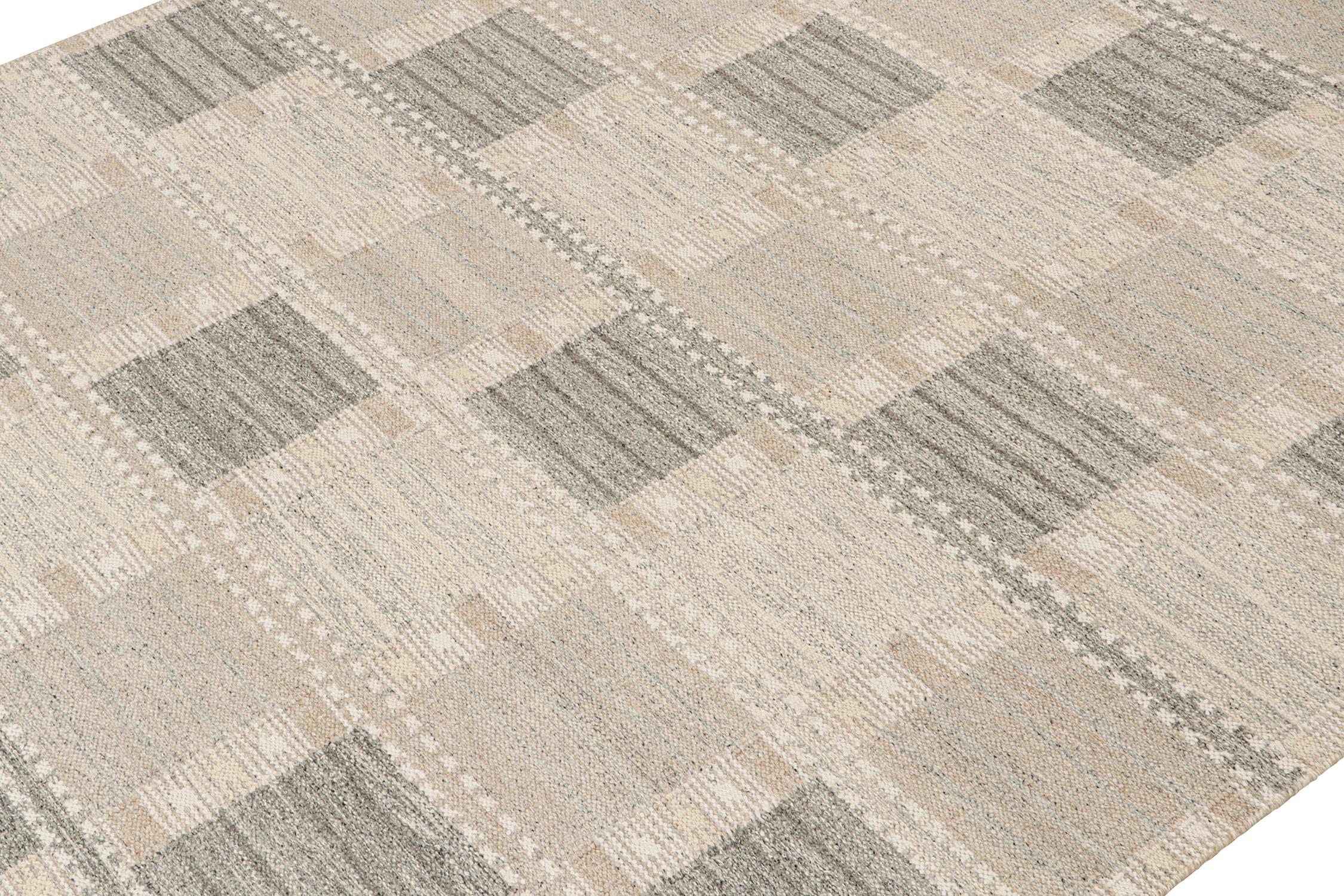 Indian Rug & Kilim’s Scandinavian Style Kilim with Beige and Gray Geometric Patterns For Sale