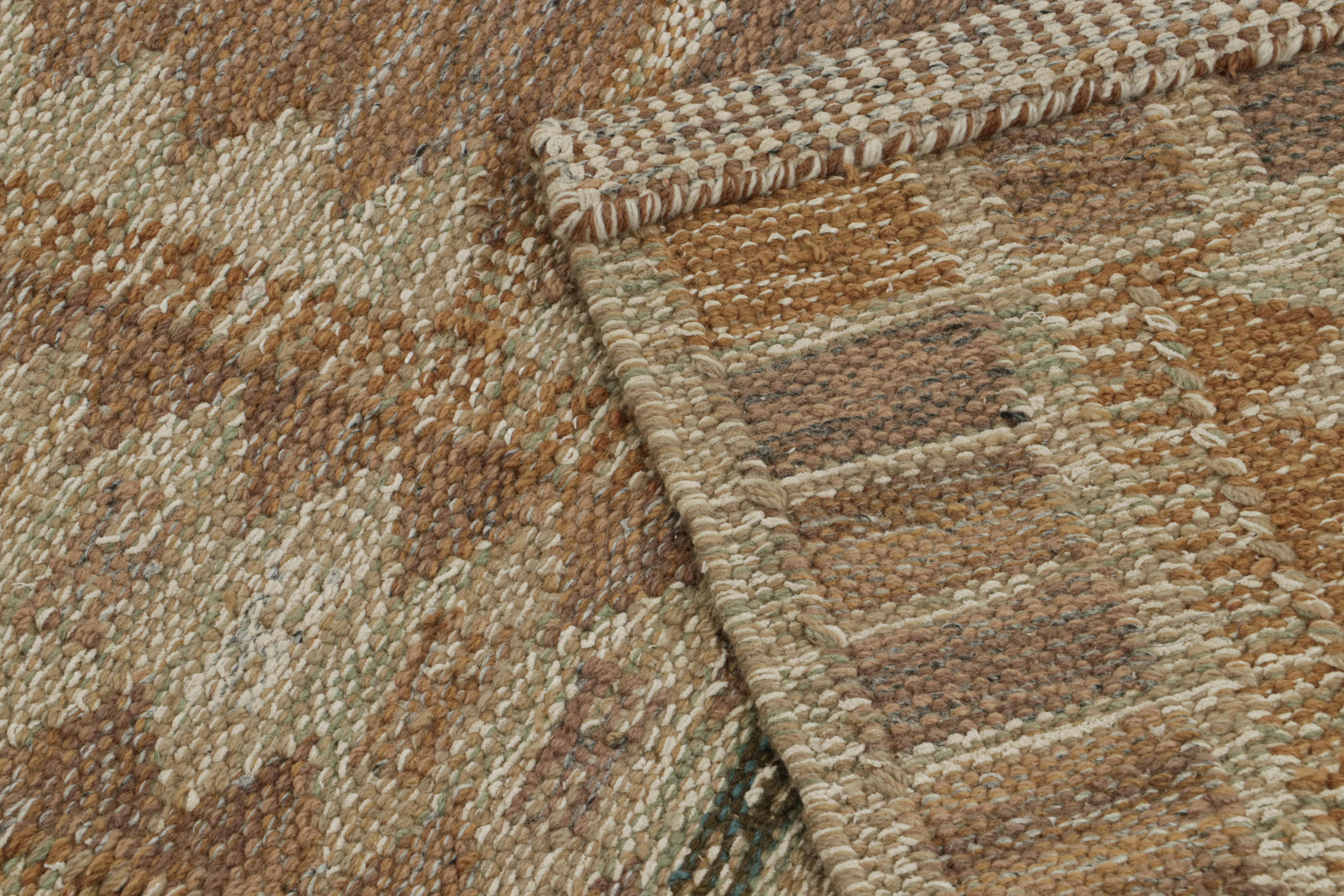 Rug & Kilim's skandinavischer Stil-Kilim mit beige-braunen, geometrischen Mustern (21. Jahrhundert und zeitgenössisch) im Angebot