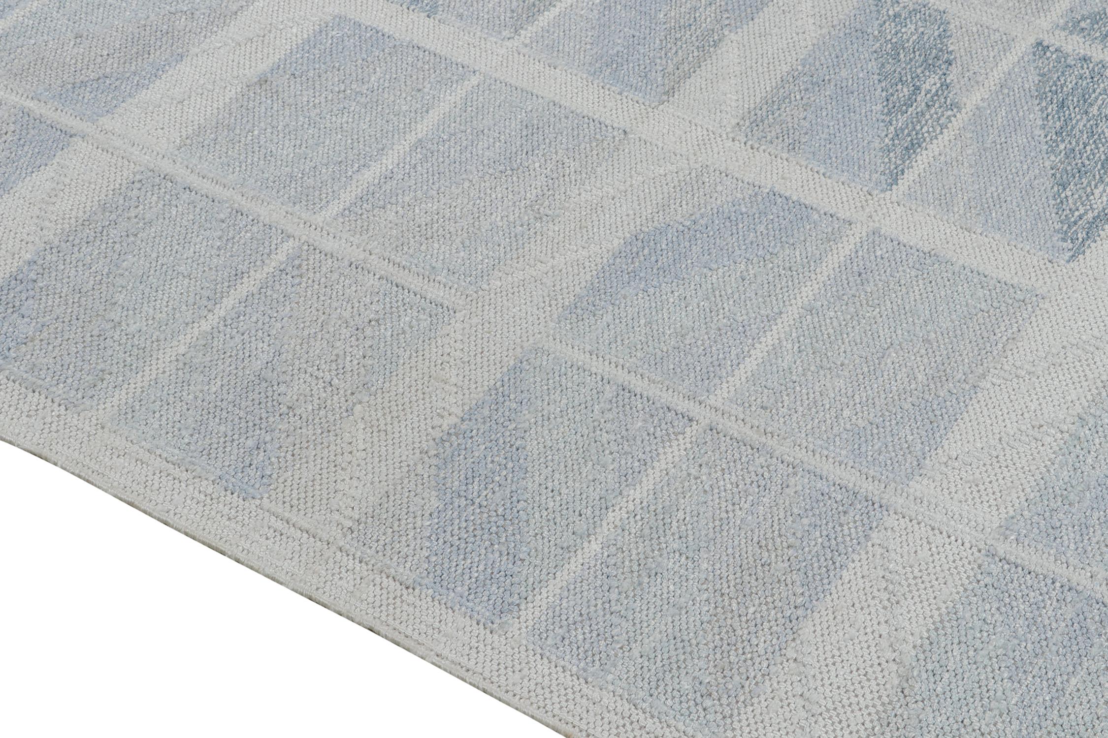 Annodato a mano Rug & Kilim: Kilim in stile scandinavo con motivi geometrici blu e argento in vendita