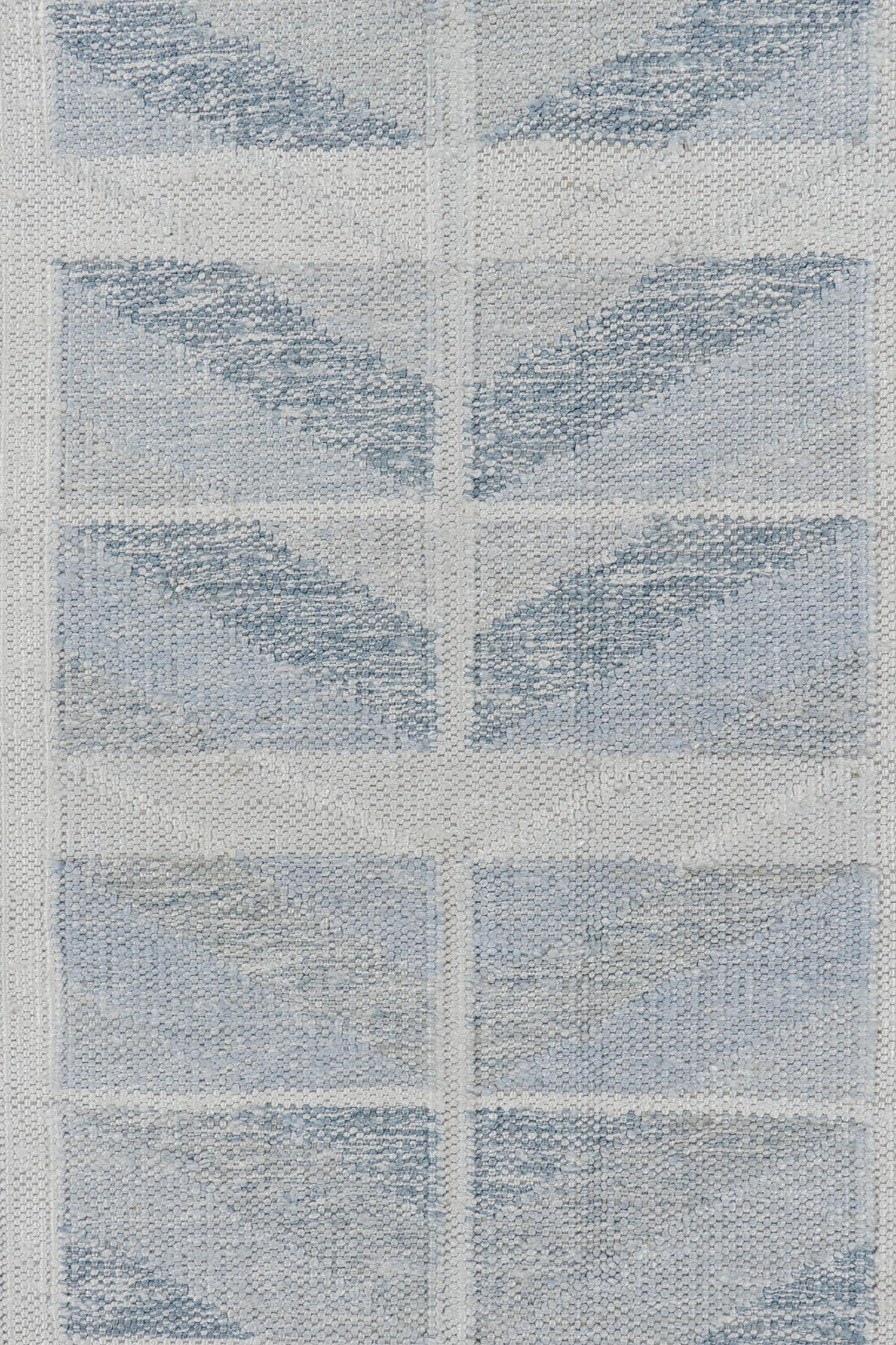 Rug & Kilim: Kilim in stile scandinavo con motivi geometrici blu e argento In condizioni Nuovo in vendita a Long Island City, NY