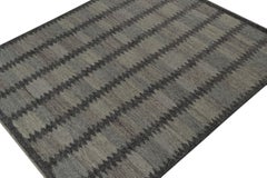 Rug & Kilim's Kilim im skandinavischen Stil mit grauen und blauen geometrischen Mustern