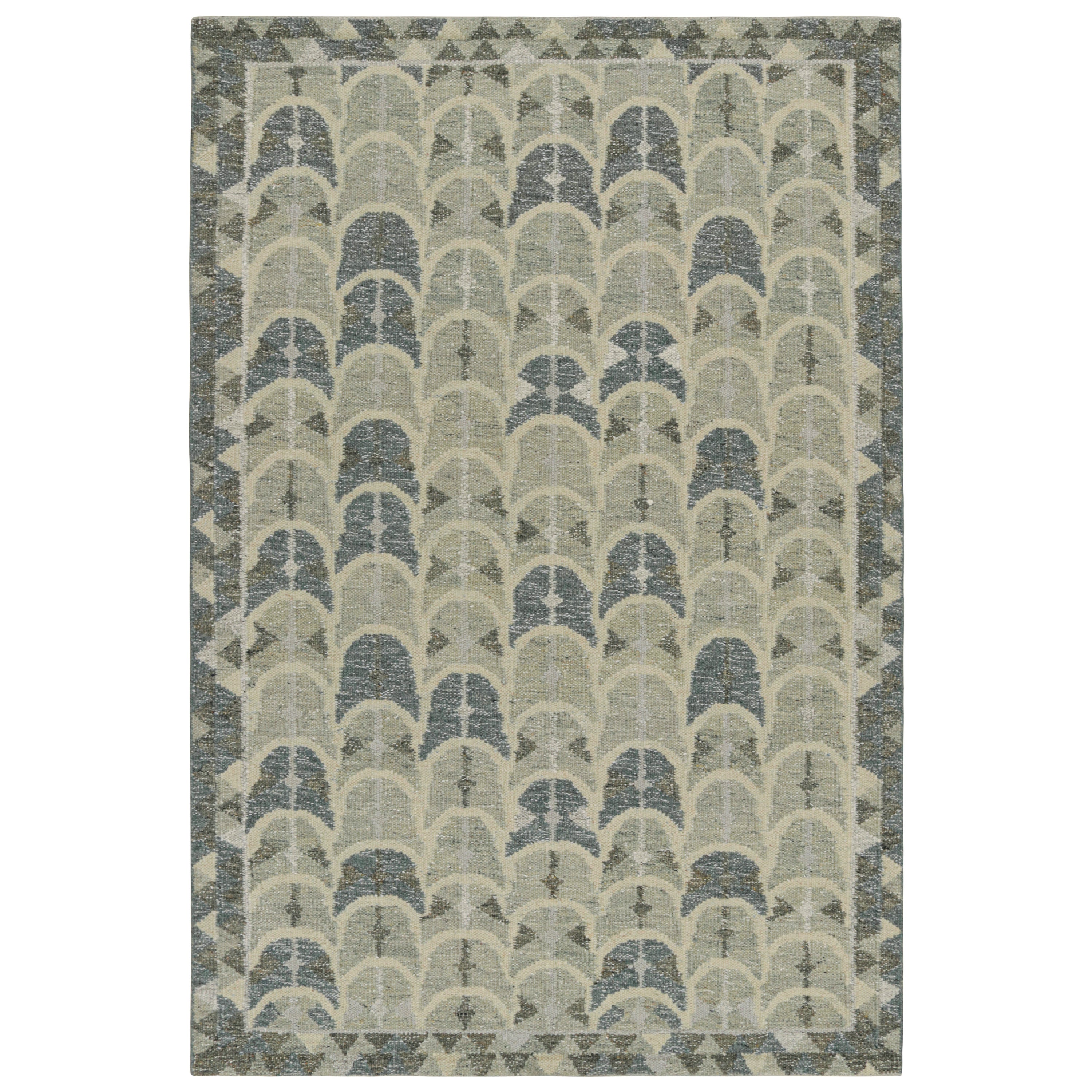 Rug & Kilim's Scandinavian Style Kilim with Gray and Blue Geometric Patterns (Kilim de style scandinave avec des motifs géométriques gris et bleus) en vente