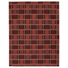 Kilim de style scandinave avec motifs dans les tons rouge et or de Rug & Kilim