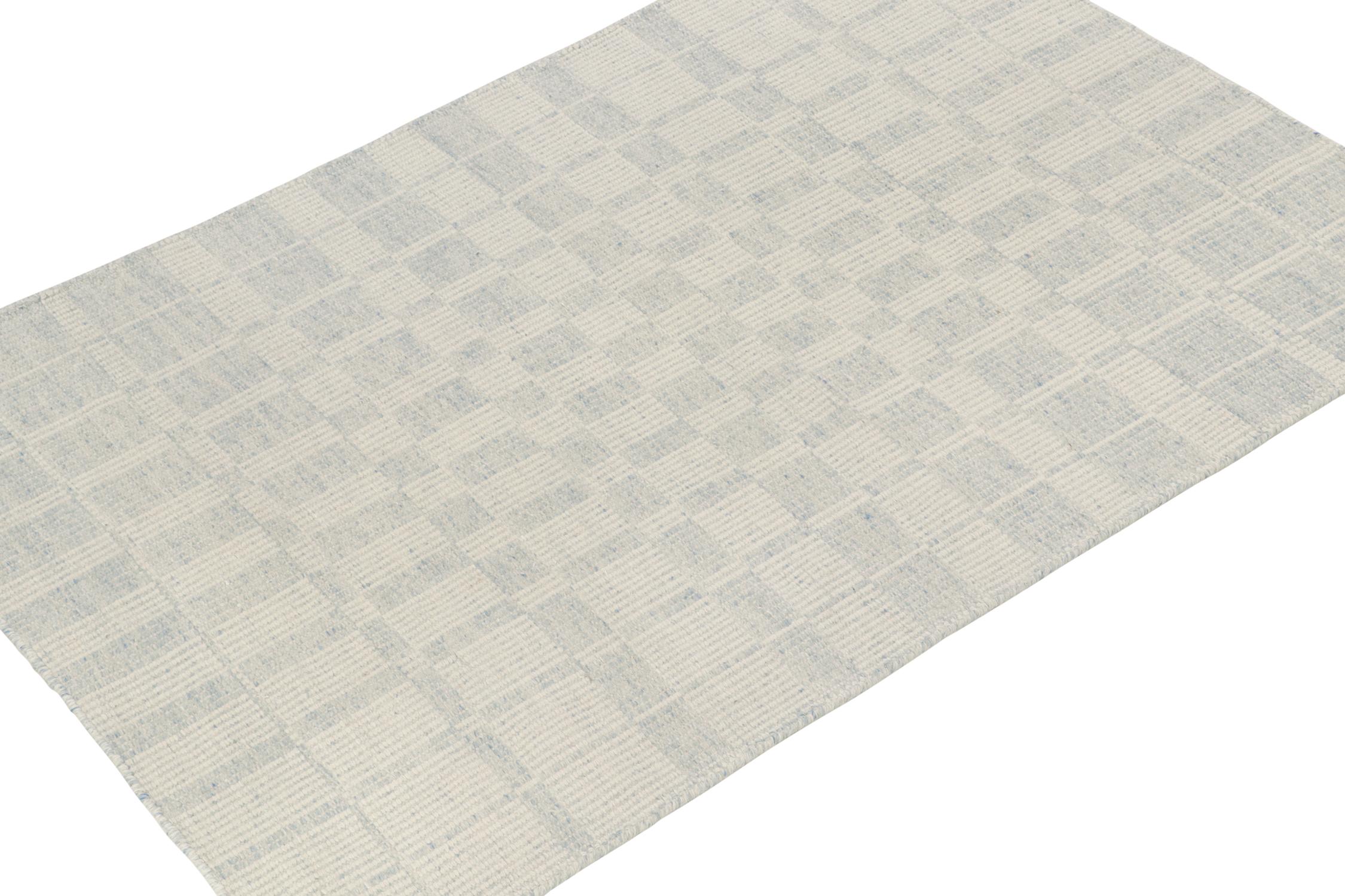Ein eleganter 5x7 Kelim-Teppich im schwedischen Stil aus unserer preisgekrönten skandinavischen Flachgewebe-Kollektion. Handgewebt aus hochwertigem Garn. 

Über das Design: 

Dieser 