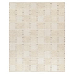Rug & Kilim's Kilim im skandinavischen Stil mit geometrischen Mustern in Taupe und Beige