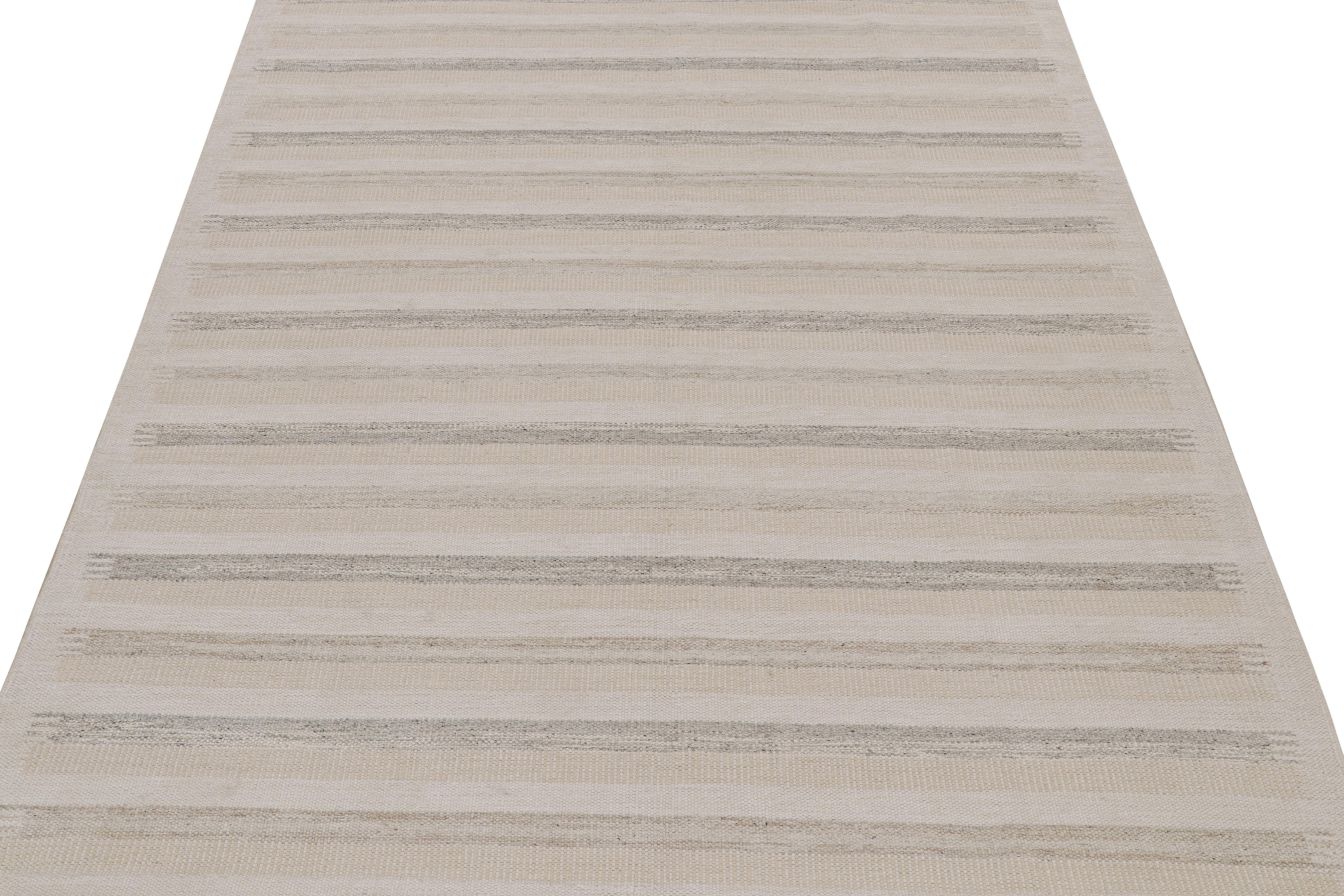 Moderno Rug & Kilim - Kilim in stile scandinavo con strisce bianche, beige e grigie in vendita
