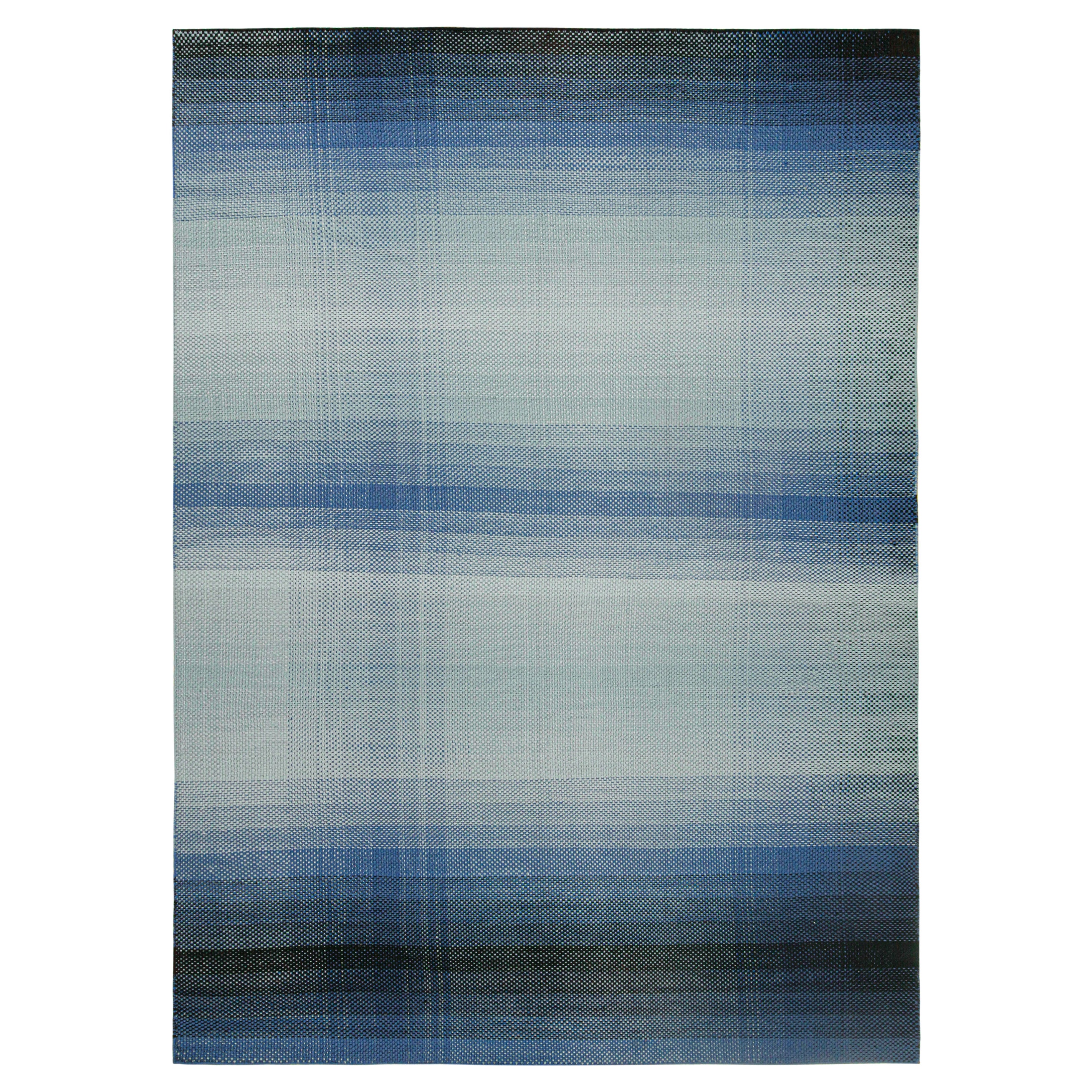 Kilim Ombre de estilo escandinavo de Rug & Kilim con diseño degradado en azul en venta