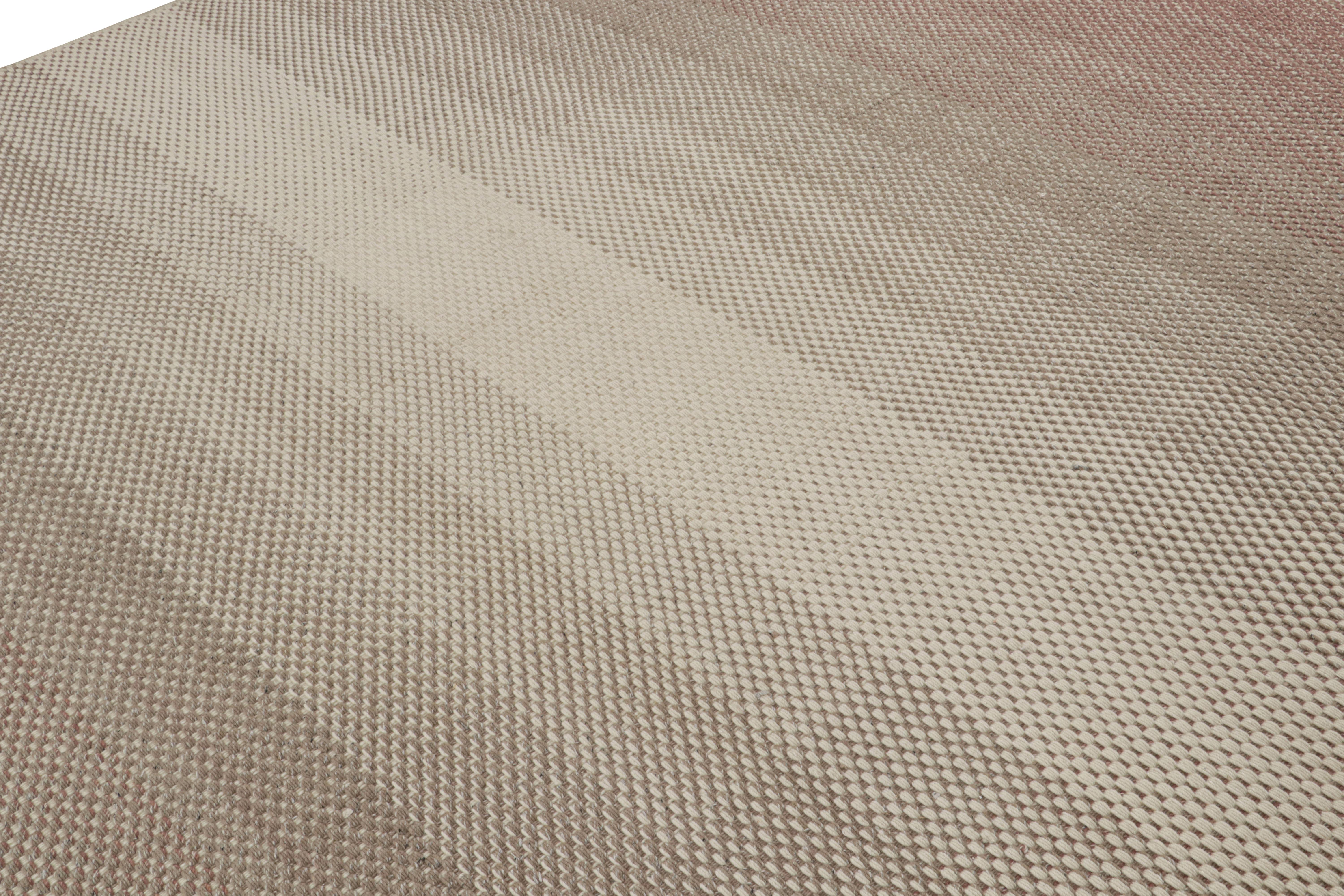 Rug & Kilim's skandinavischer Ombre-Kilim-Teppich in Brown-Mustern (Indisch) im Angebot