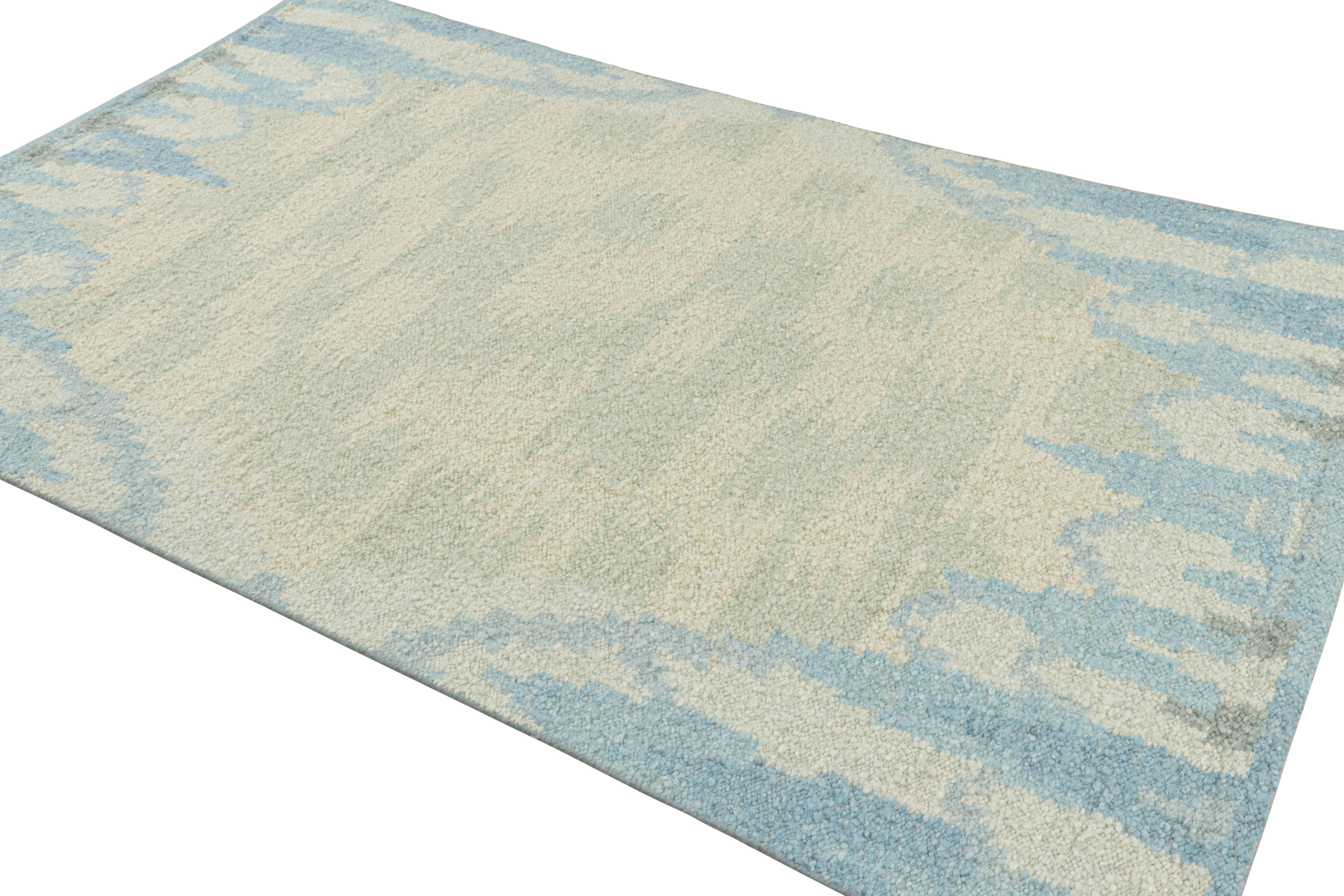 Tissé à la main Rug & Kilim's Scandinavian Style Open Field Rug in Seafoam Blue and Green Tones (tapis à champs ouverts de style scandinave dans les tons bleu et vert) en vente