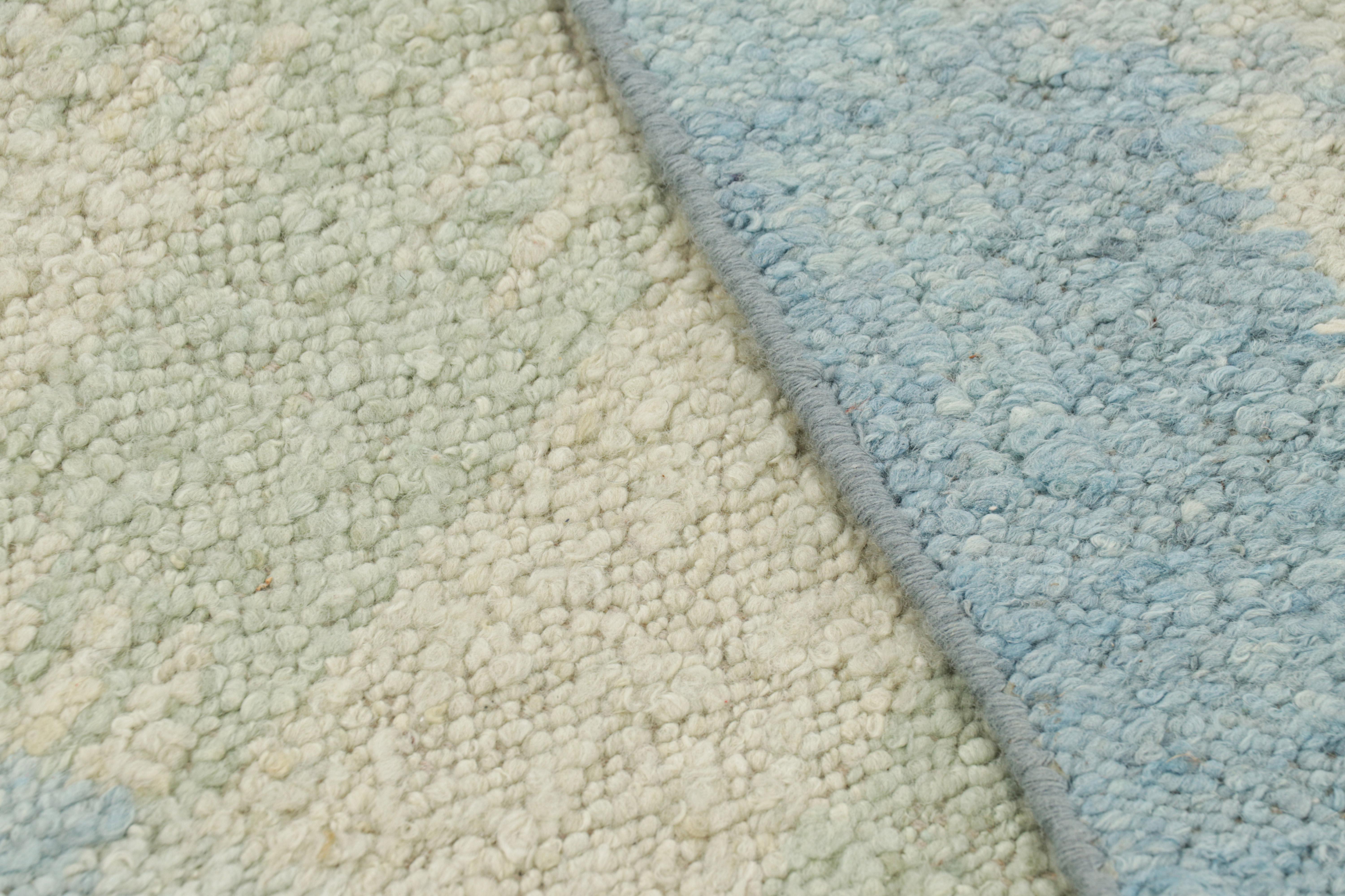 XXIe siècle et contemporain Rug & Kilim's Scandinavian Style Open Field Rug in Seafoam Blue and Green Tones (tapis à champs ouverts de style scandinave dans les tons bleu et vert) en vente