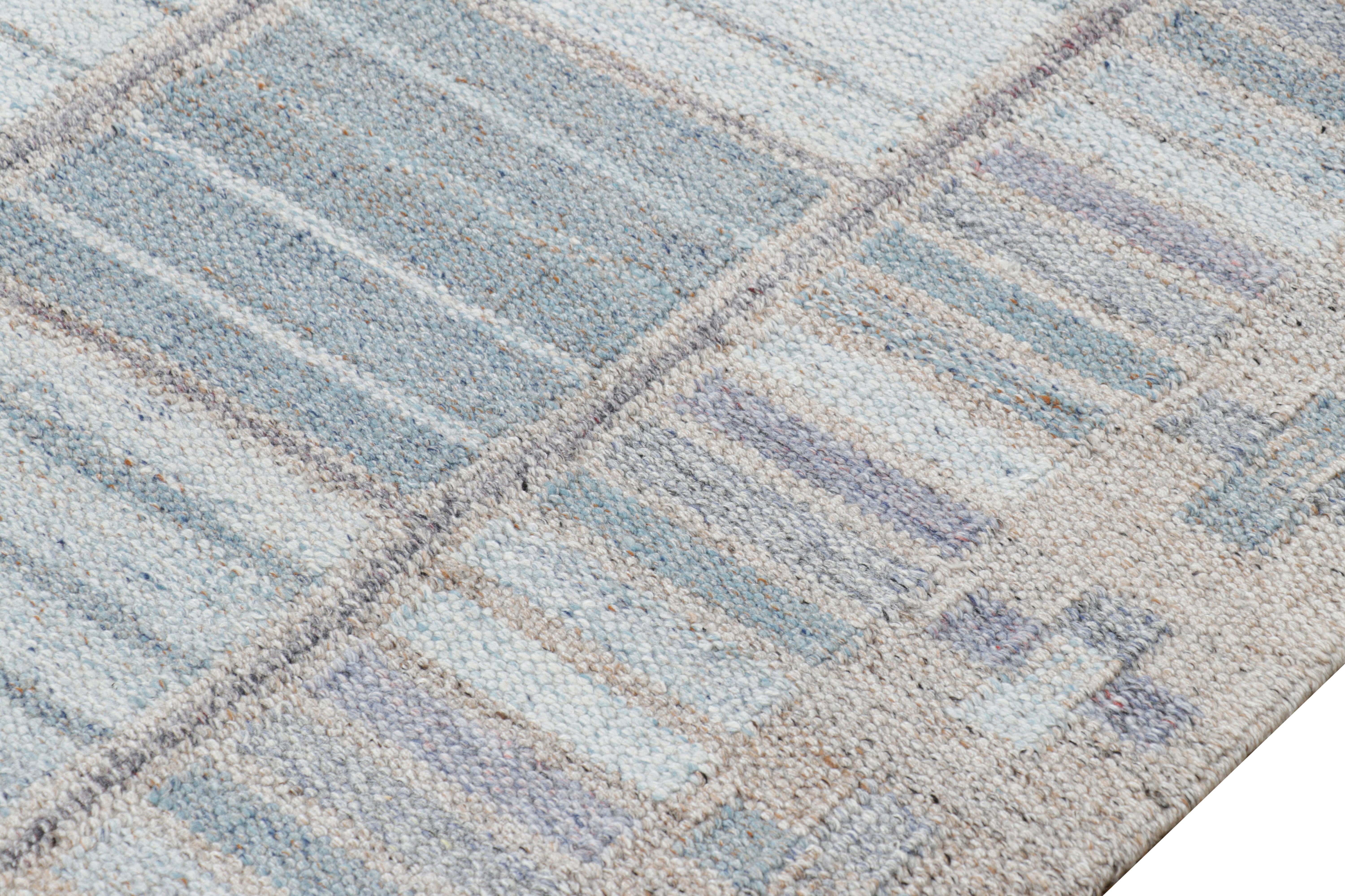 Modern Rug & Kilim’s Scandinavian Style Outdoor Rug in Blu Gray with Geometric Pattern For Sale