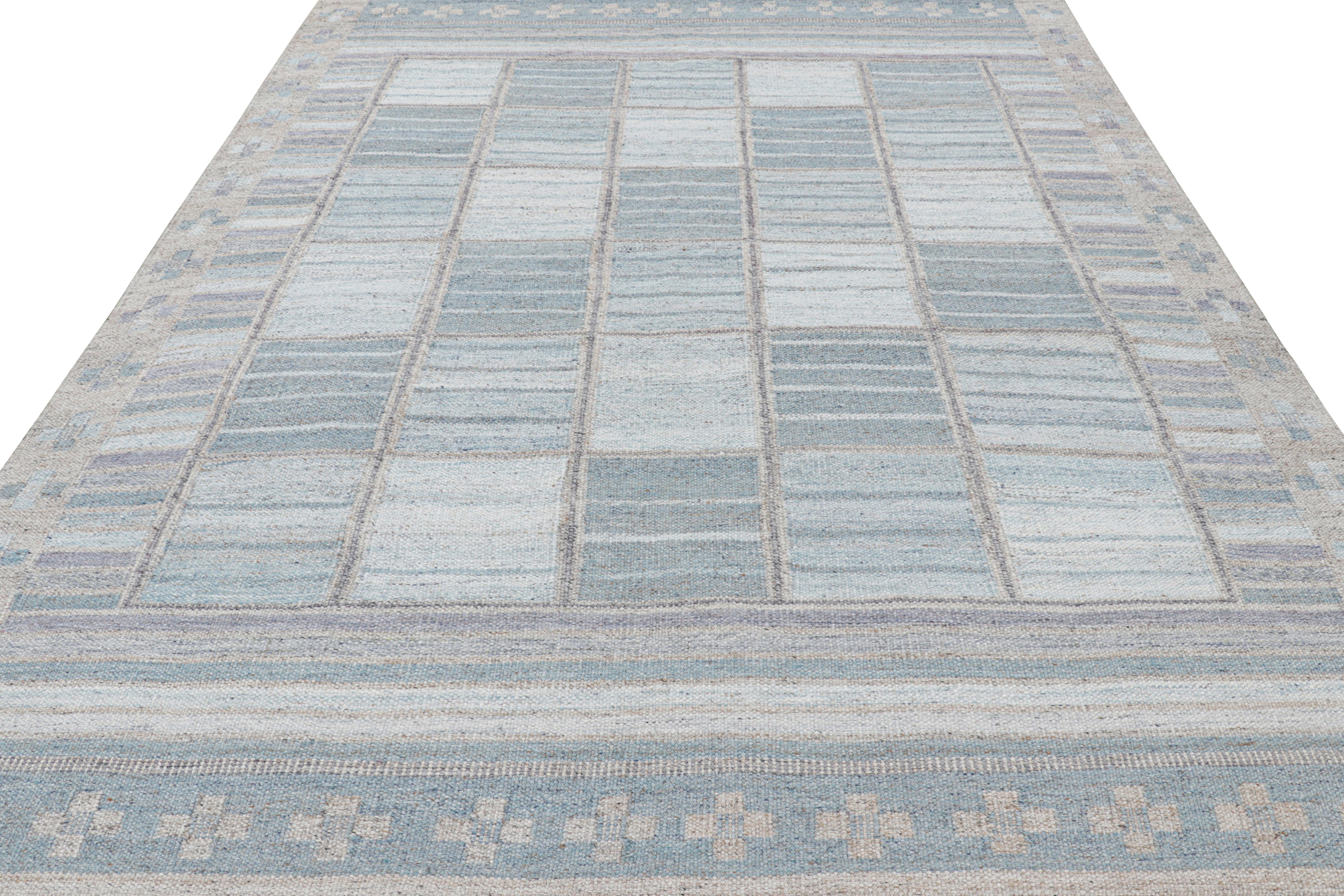 Indian Rug & Kilim’s Scandinavian Style Outdoor Rug in Blu Gray with Geometric Pattern For Sale