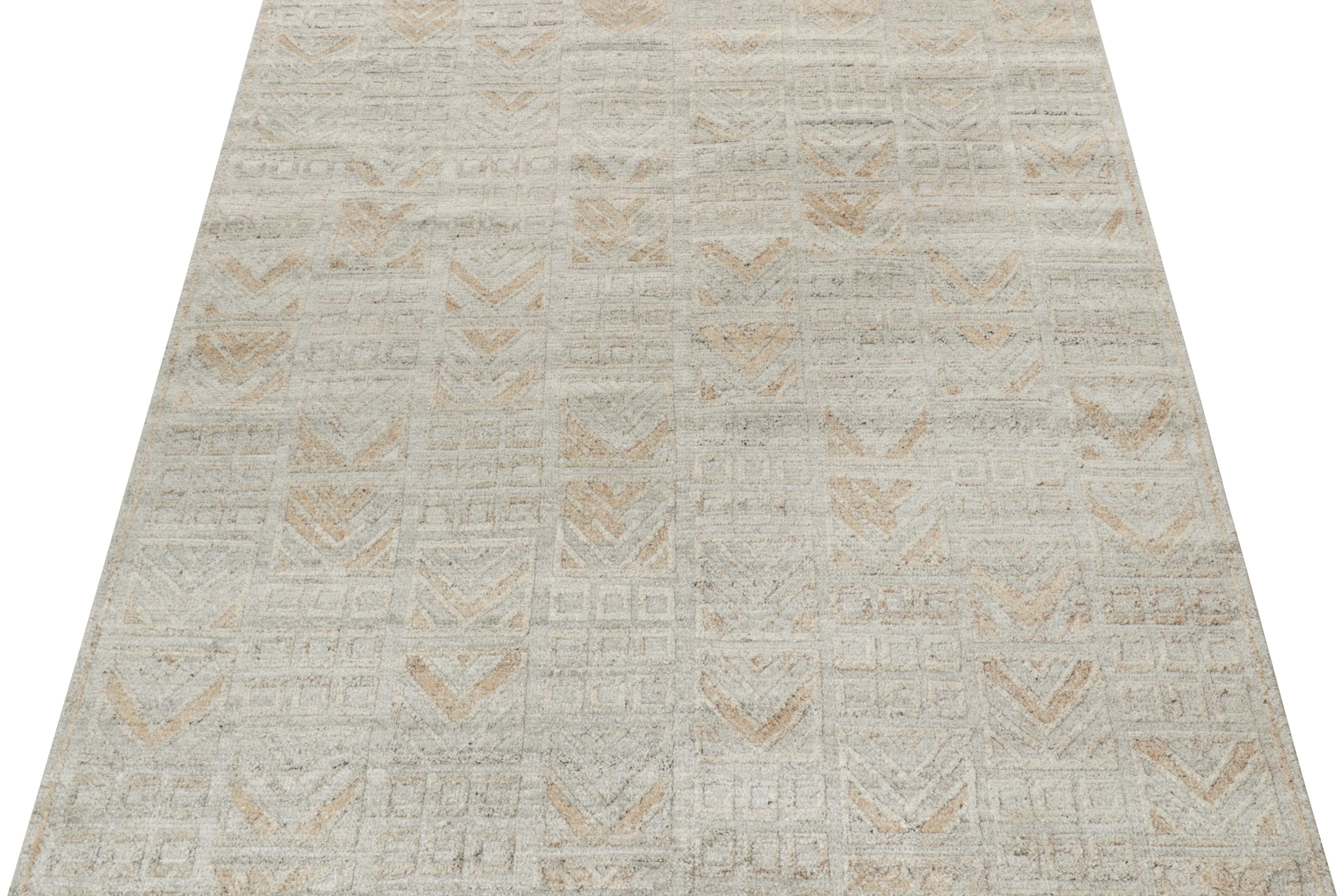 Indian Rug & Kilim’s Scandinavian Style Outdoor Rug in Gray & Beige Geometric Pattern For Sale