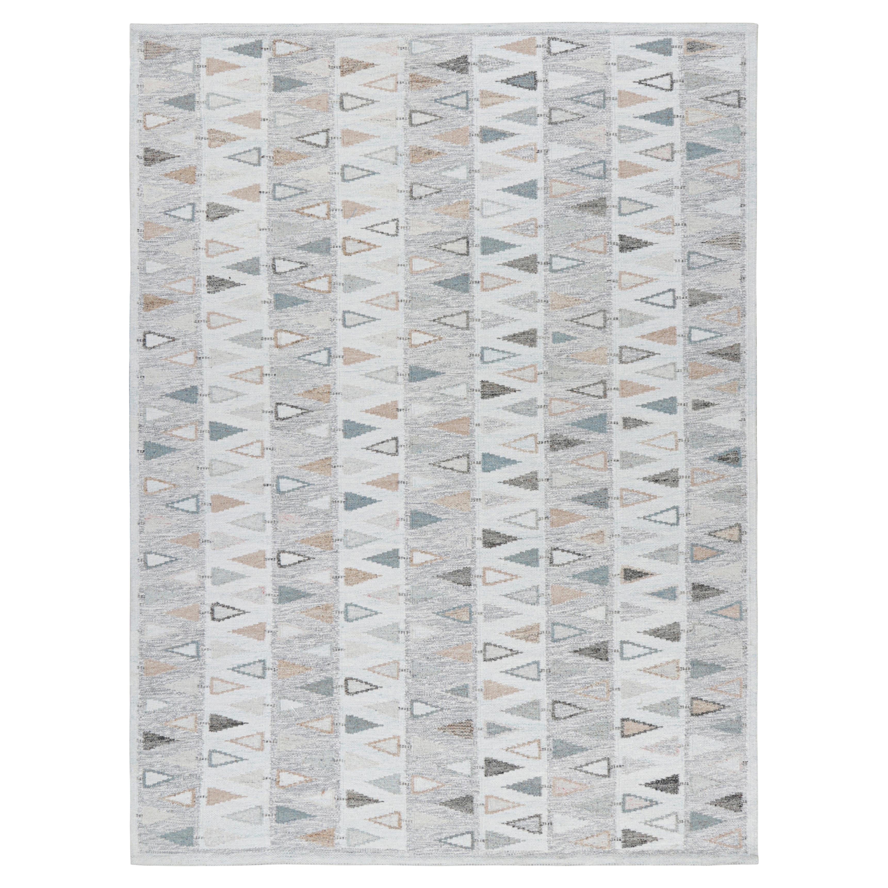 Rug & Kilim’s Scandinavian Style Outdoor Rug in Gray with Geometric Patterns