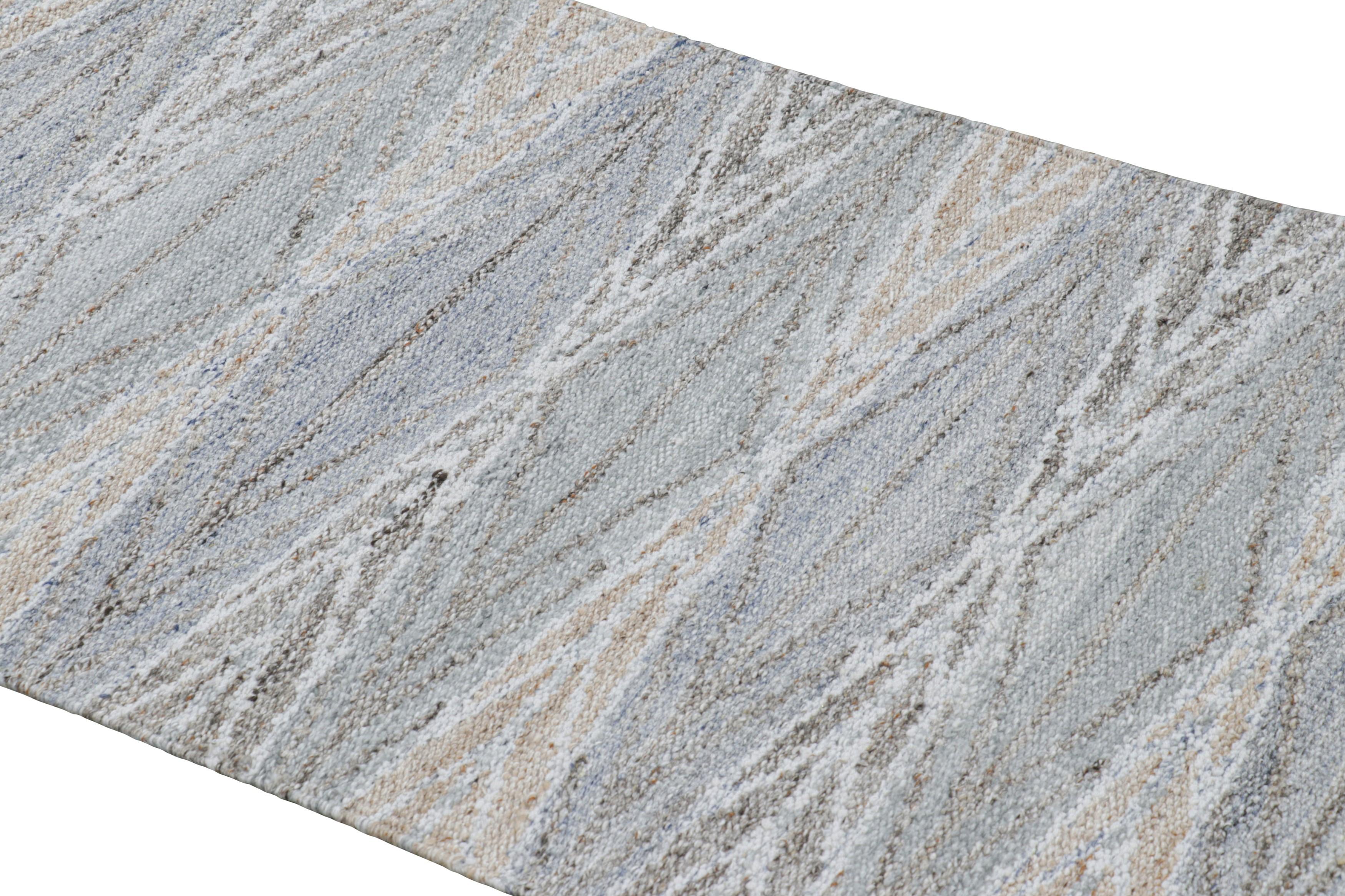 Ce tapis contemporain 3x5 tissé à la main est un nouvel ajout passionnant à la ligne de tapis d'extérieur et de tissage plat de la collection de tapis scandinaves de Rug & Kilim - une réimagination contemporaine du minimalisme suédois et des tapis
