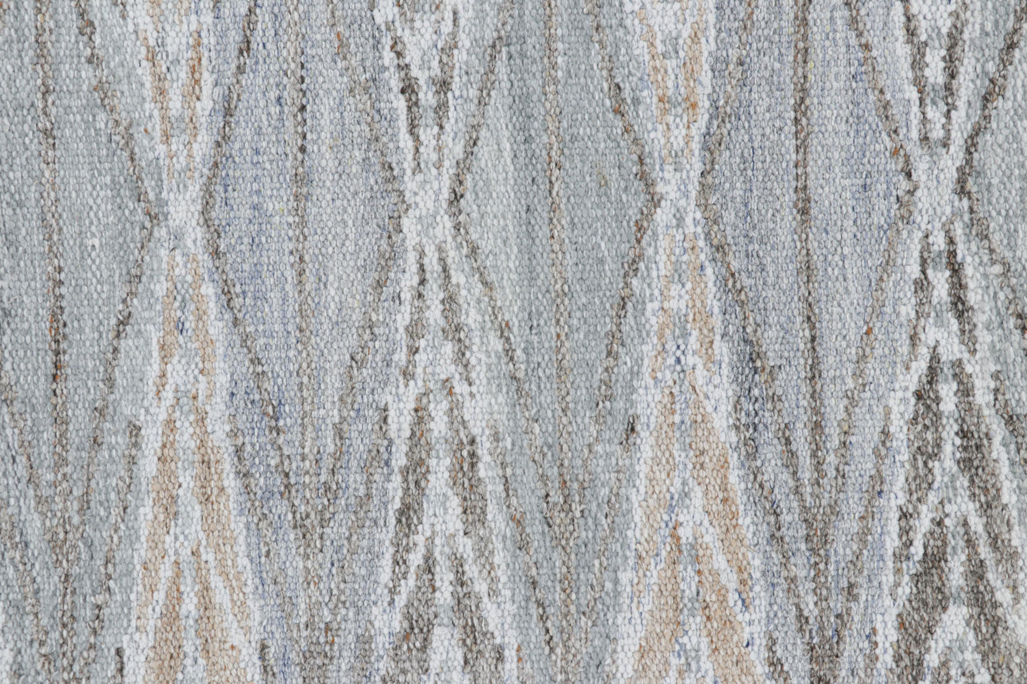 Moderne Tapis d'extérieur de style scandinave à motif géométrique bleu et gris de Rug & Kilim en vente
