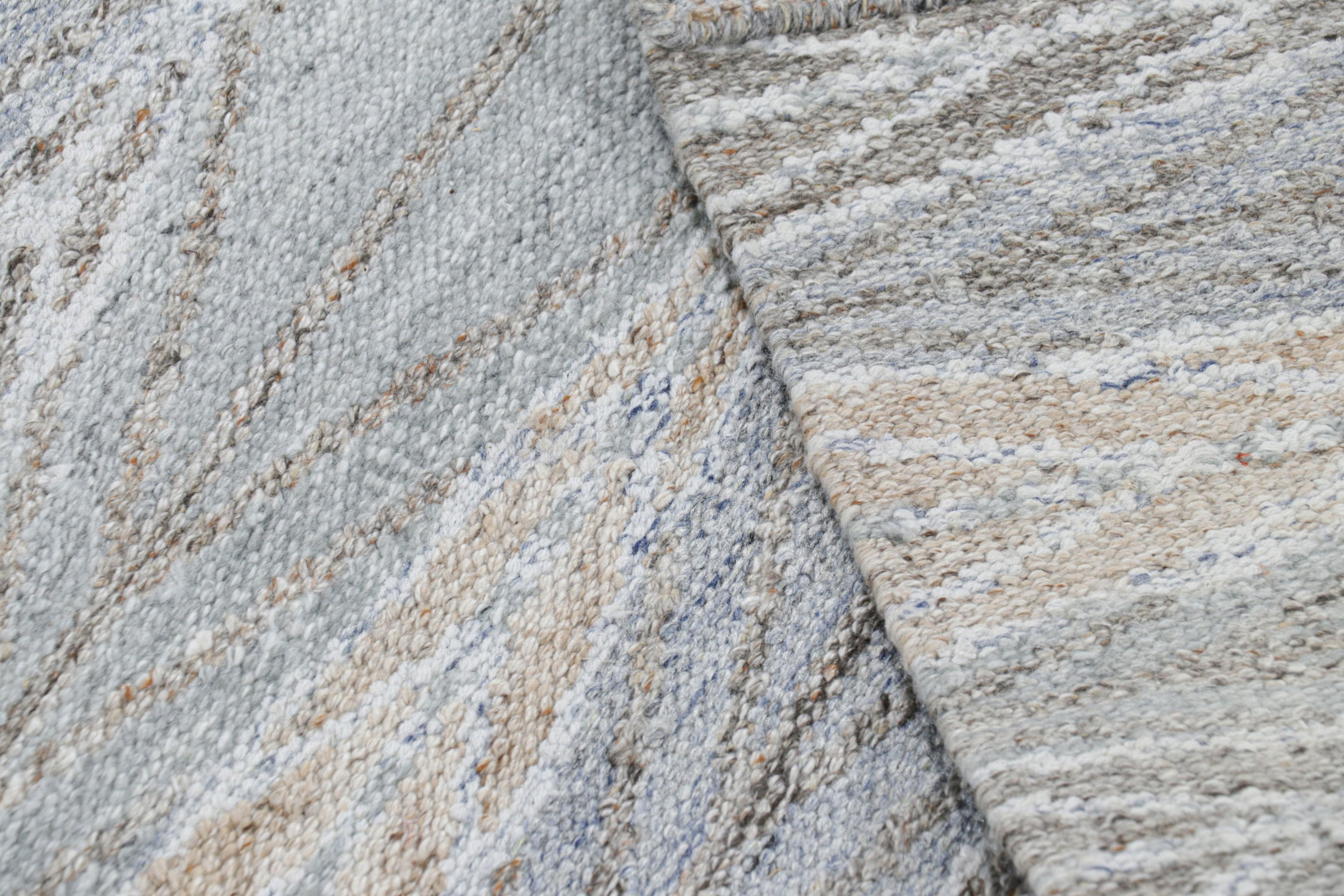 XXIe siècle et contemporain Tapis d'extérieur de style scandinave à motif géométrique bleu et gris de Rug & Kilim en vente
