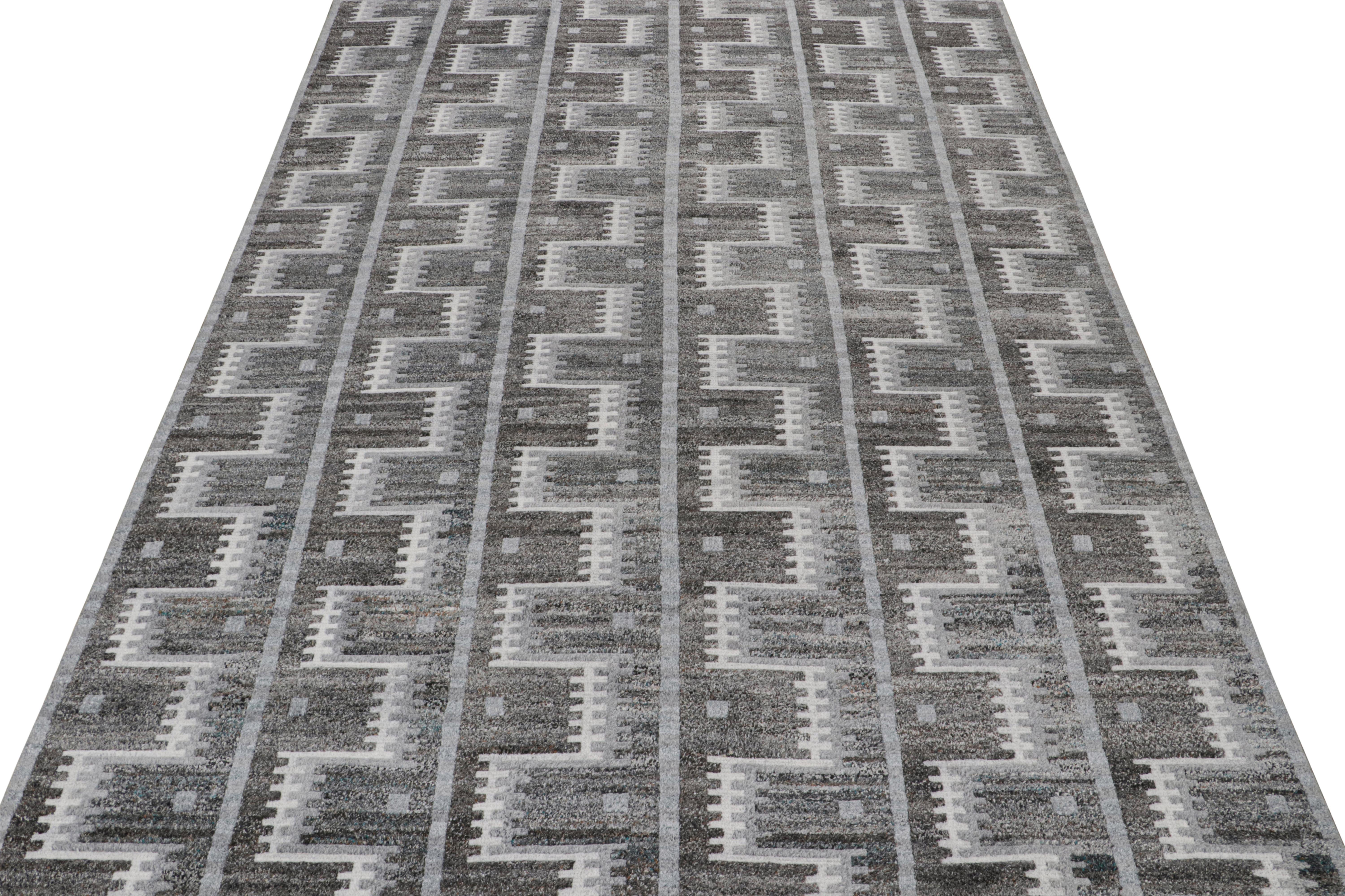 Rug & Kilim's Outdoor-Teppich im skandinavischen Stil mit grauen, geometrischen Mustern (Skandinavische Moderne) im Angebot