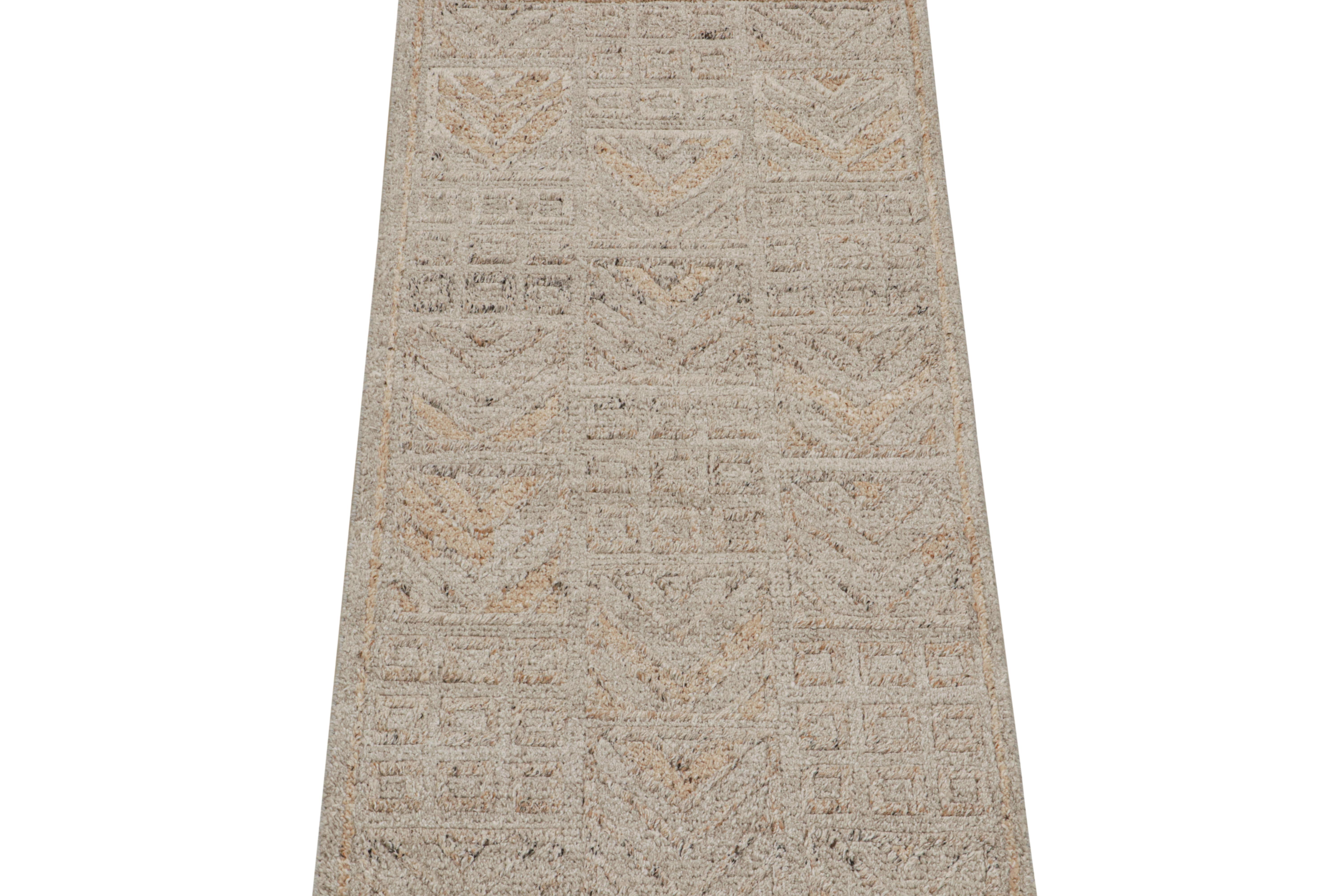 Dieser 3x6 Läufer für den Innen- und Außenbereich ist eine kühne Neuheit in der Scandinavian Collection'S von Rug & Kilim. Handgeknüpft aus Hochleistungspolyester, spiegelt sein Design eine zeitgenössische Interpretation des schwedischen Deco-Stils