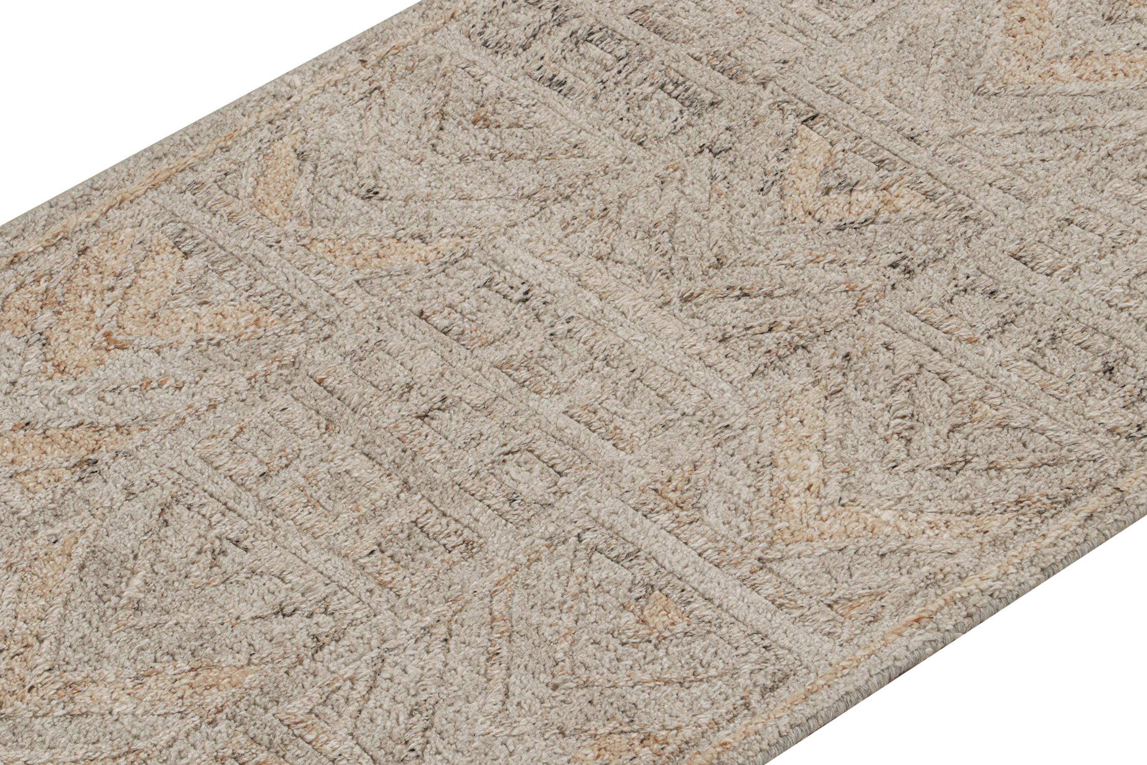 Skandinavischer Outdoor-Läufer von Rug & Kilim mit geometrischen Mustern in Greige (Indisch) im Angebot