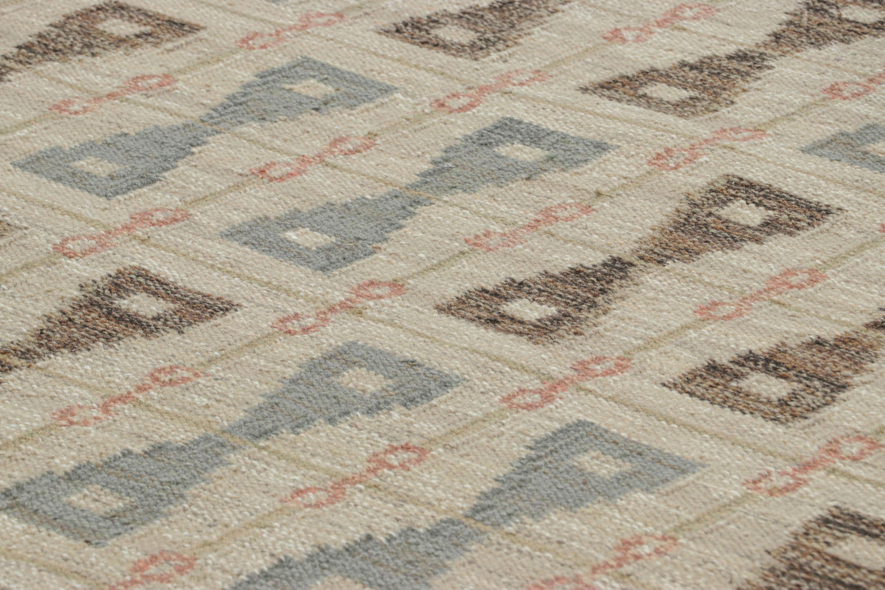 Made with handwoven wool, this 9x12 rug is an exciting new addition to Rug & Kilim’s Scandinavian rug collection—a contemporary reimagining of Swedish minimalism and vintage rugs and textiles of Rollakan and Rya traditions.

On the Design: