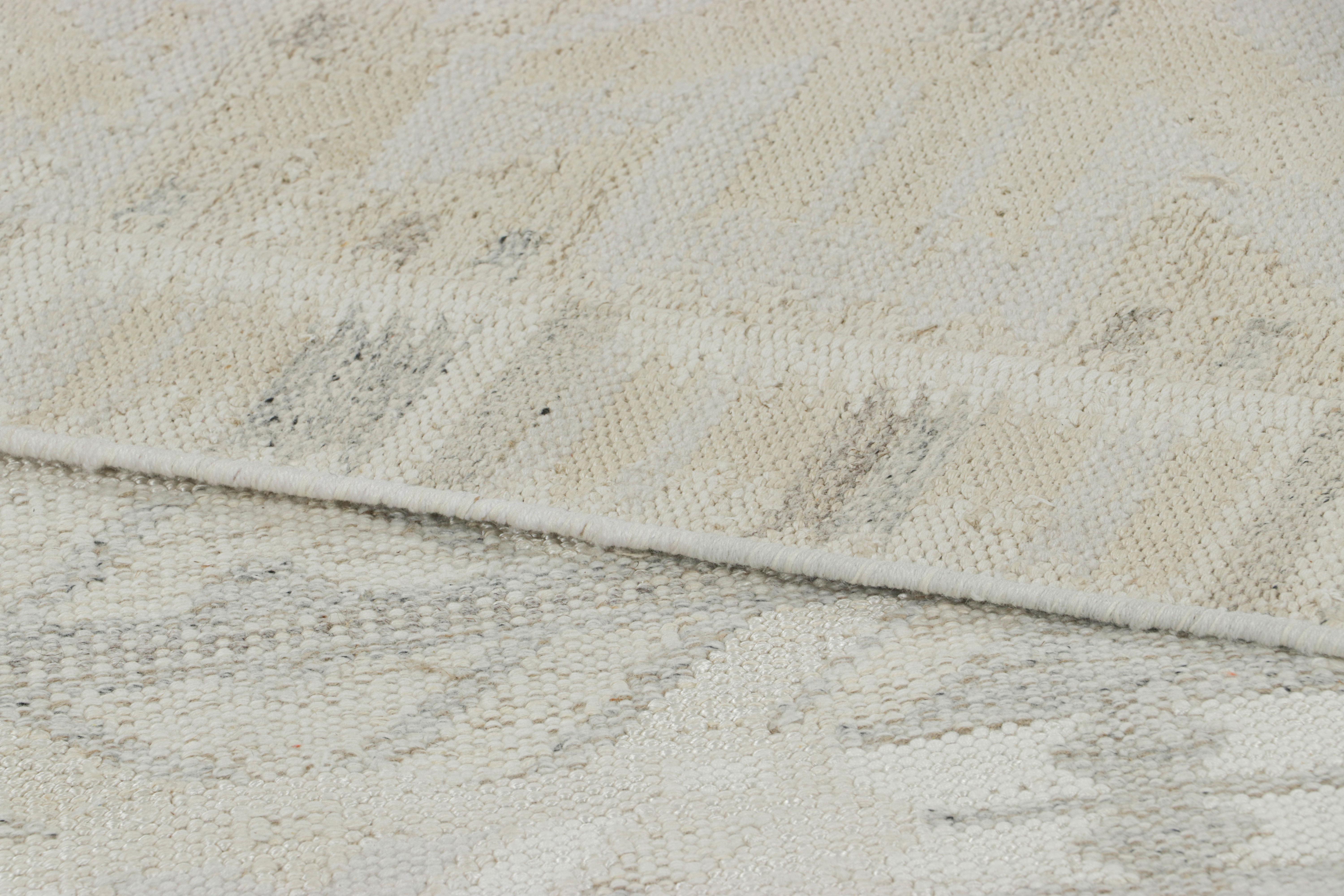 XXIe siècle et contemporain Tapis de style scandinave de Rug & Kilim, motifs géométriques crème, blanc et gris en vente