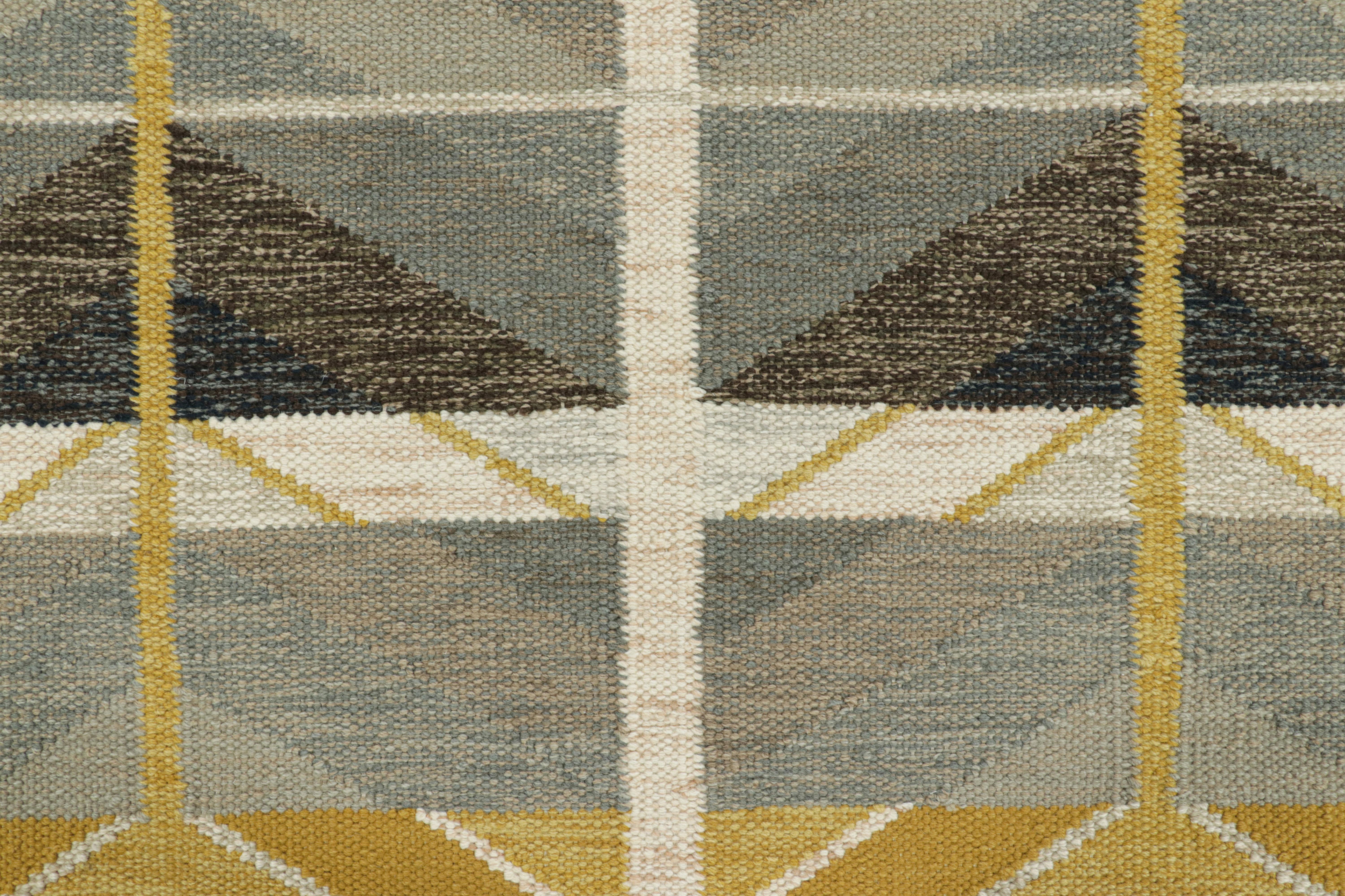 Scandinavo moderno Tappeto in stile scandinavo di Rug & Kilim, grigio e giallo con motivi geometrici in vendita