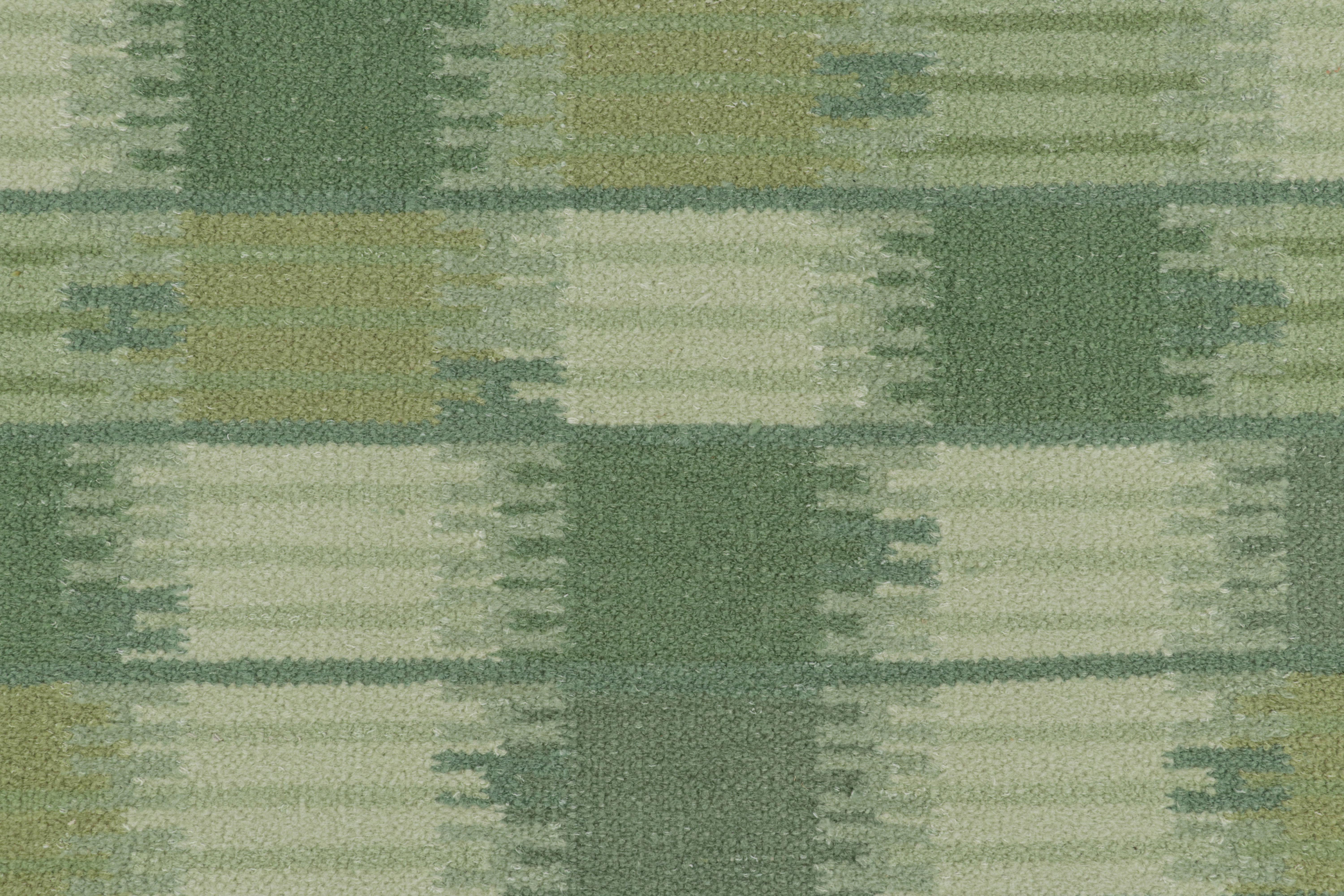 Rug & Kilim's Teppich im skandinavischen Stil, grünes und blaugrünes geometrisches Muster (Skandinavische Moderne) im Angebot