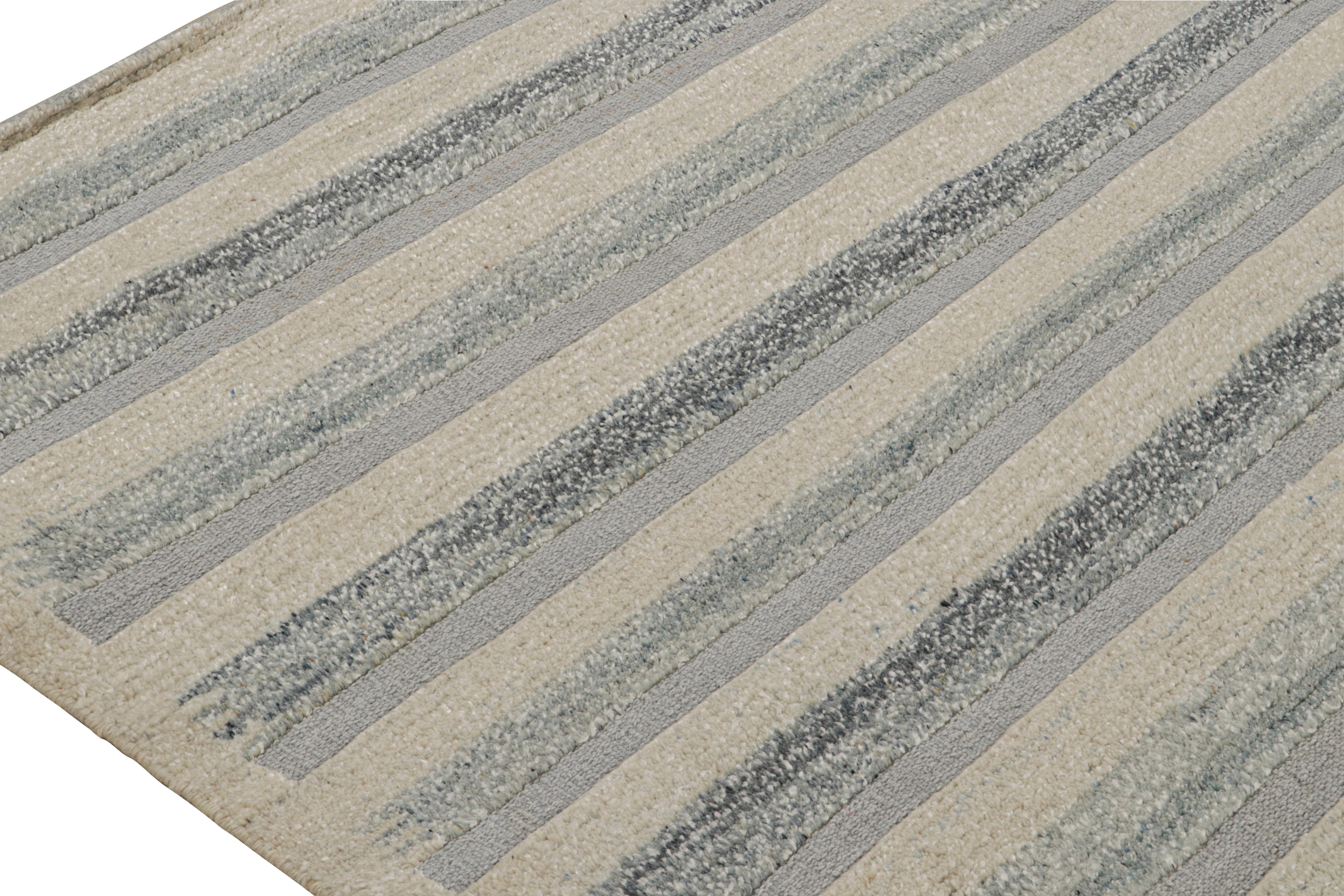 Annodato a mano Rug & Kilim: Tappeto in stile scandinavo a strisce beige e blu in vendita