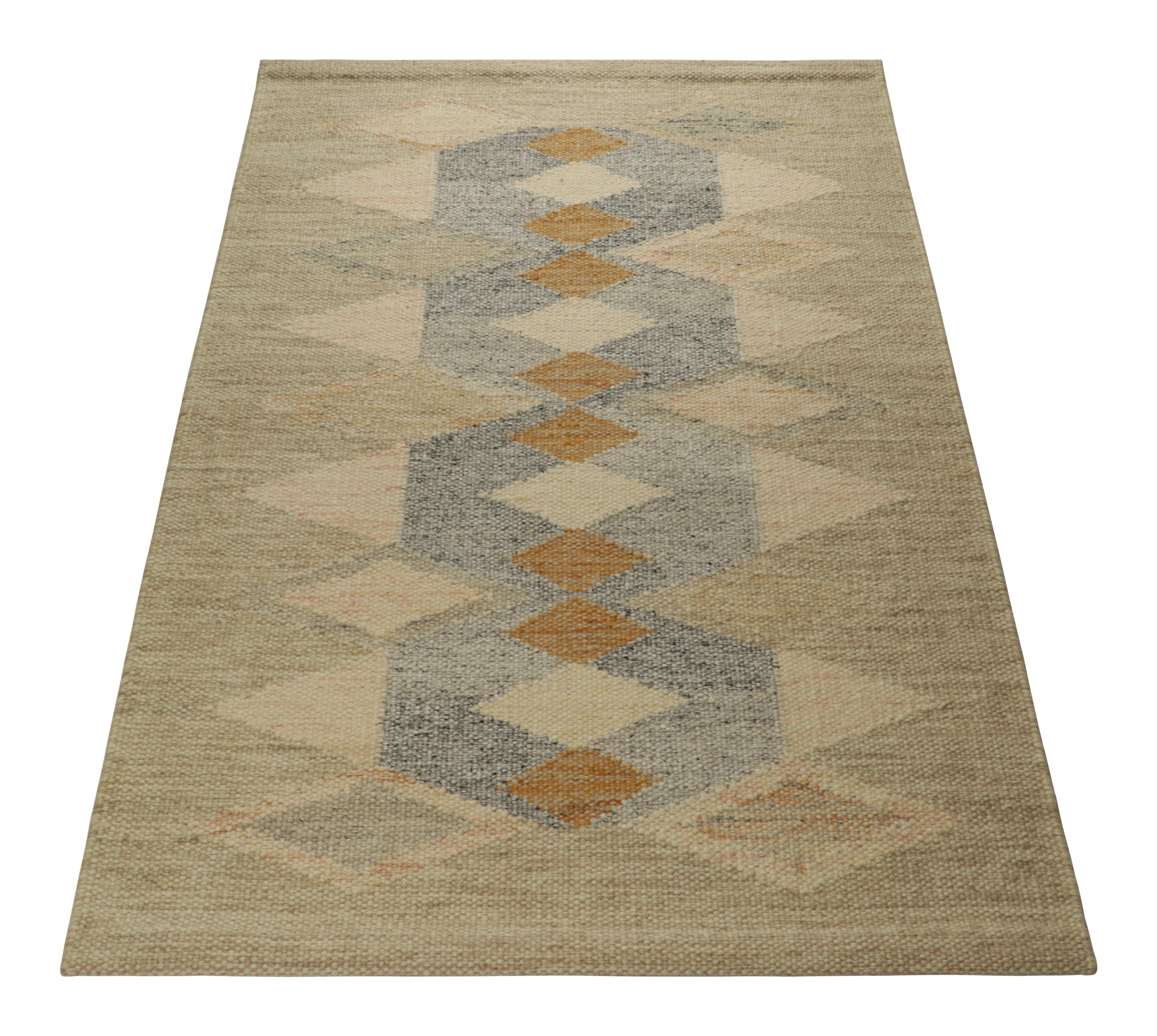 Hand-Woven Rug & Kilim’s Scandinavian Style Rug in Beige and Gray, with Geometric Patterns For Sale