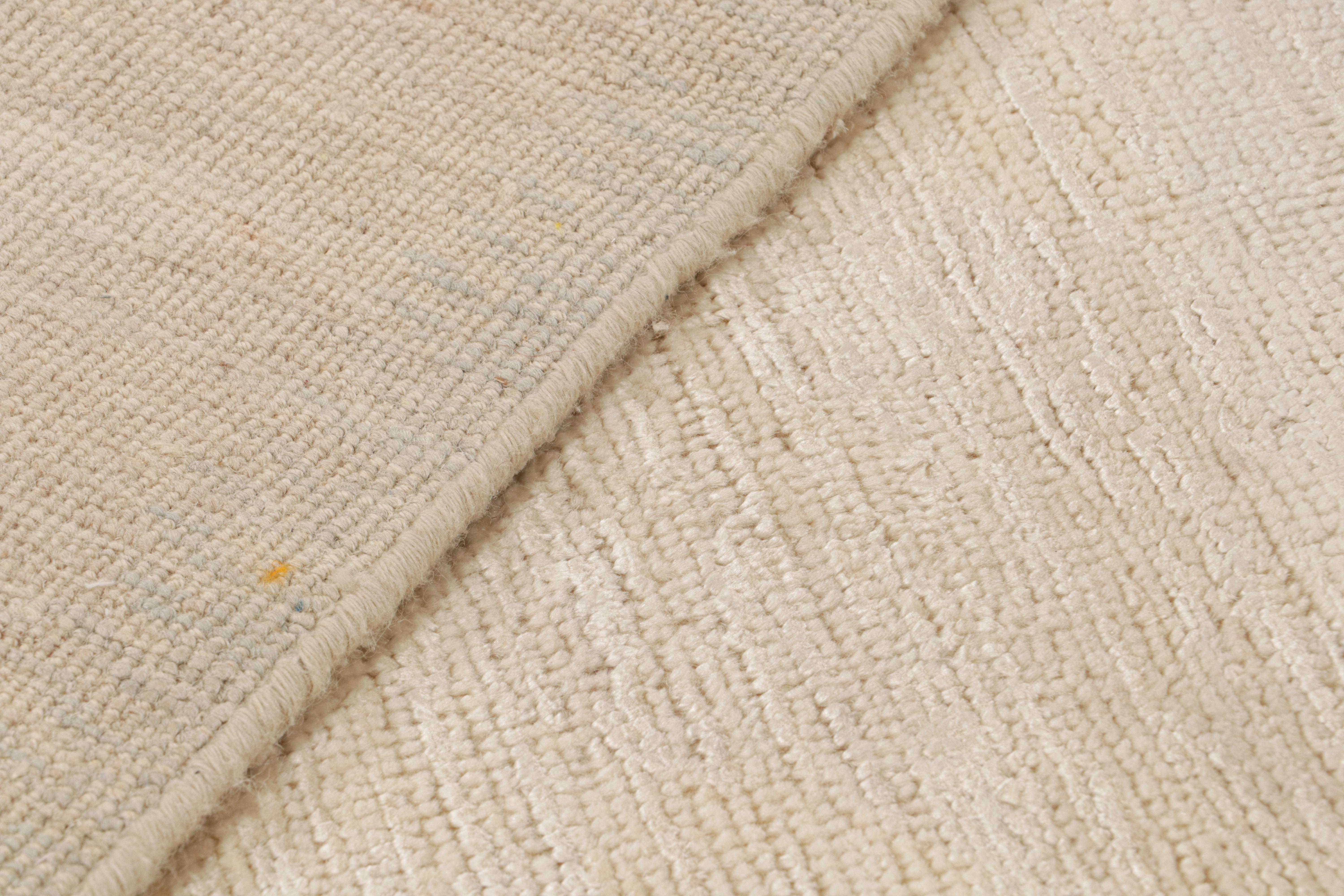 Contemporary Rug & Kilim’s Scandinavian Style Rug in Beige and Gray, with Geometric Patterns For Sale