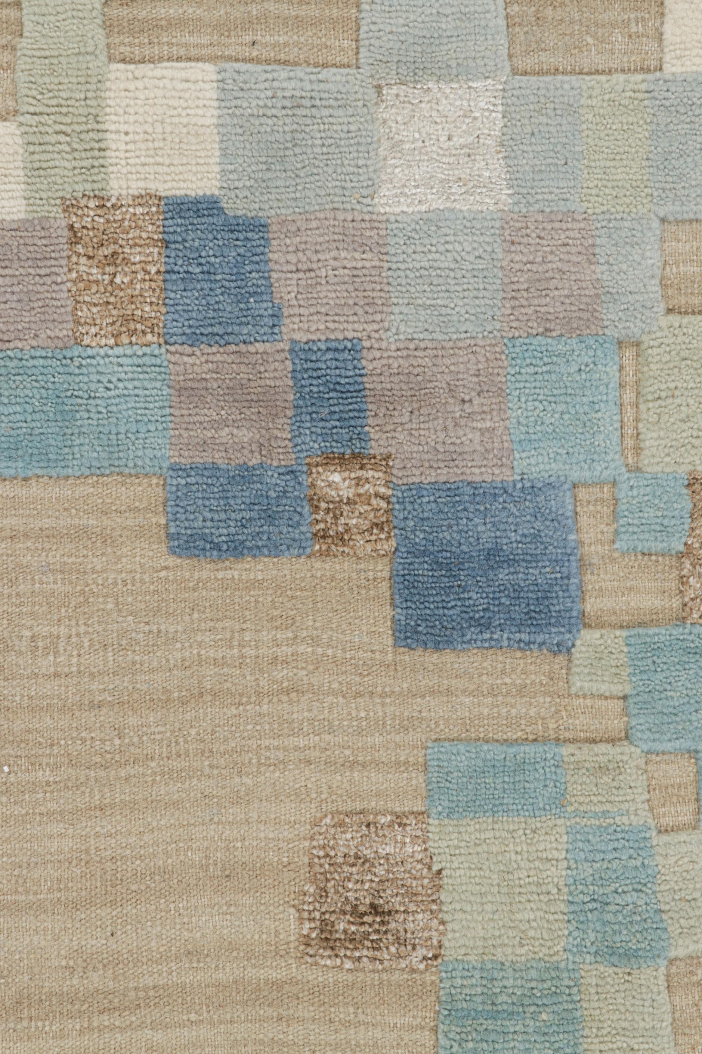 Rug & Kilim’s Scandinavian Style Rug in Beige & Blue Abstract Geometric Patterns In New Condition For Sale In Long Island City, NY