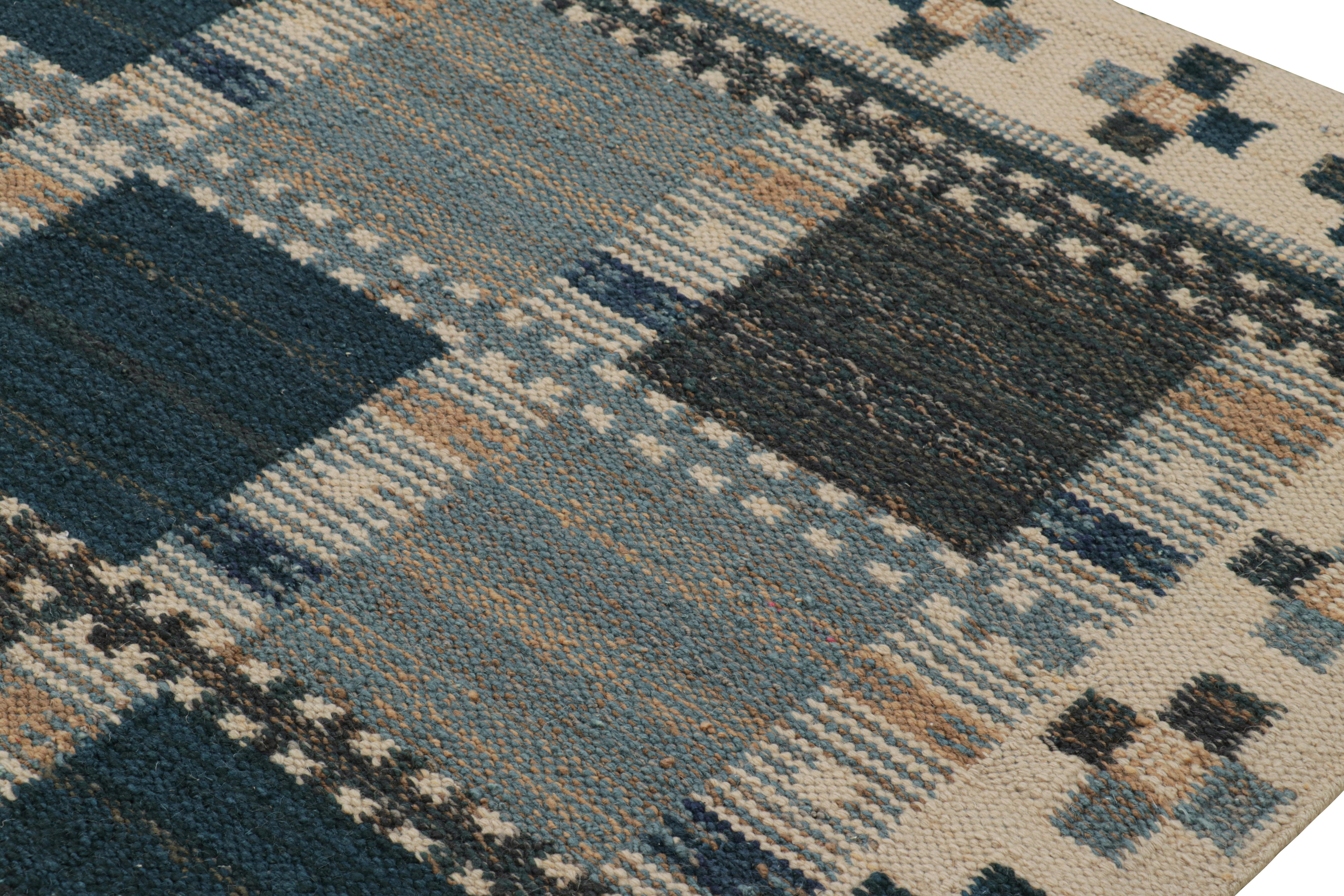 Rug & Kilim’s Scandinavian Style Rug in Beige & Blue with Geometric Patterns In New Condition For Sale In Long Island City, NY