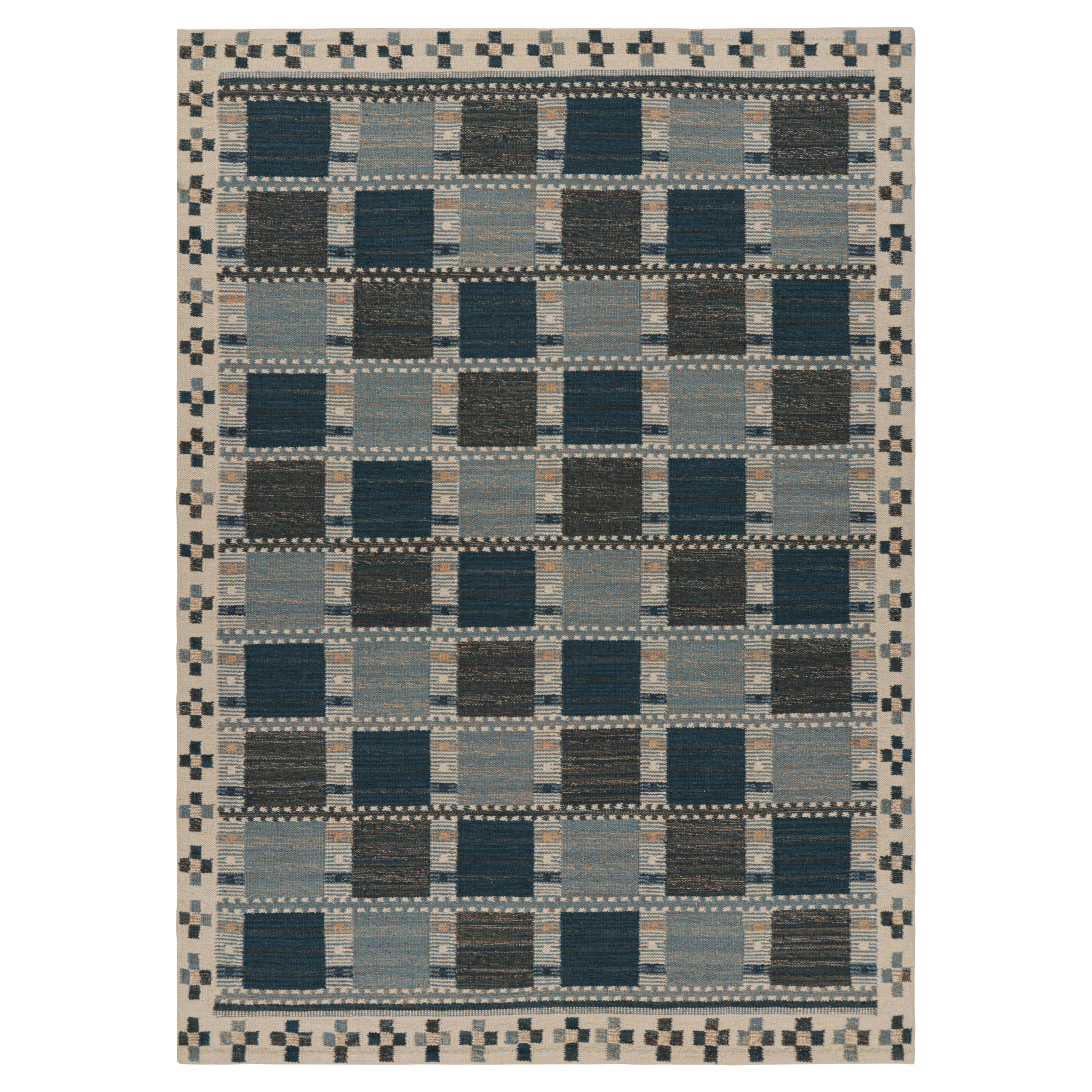 Rug & Kilim's Teppich im skandinavischen Stil in Beige und Blau mit geometrischen Mustern